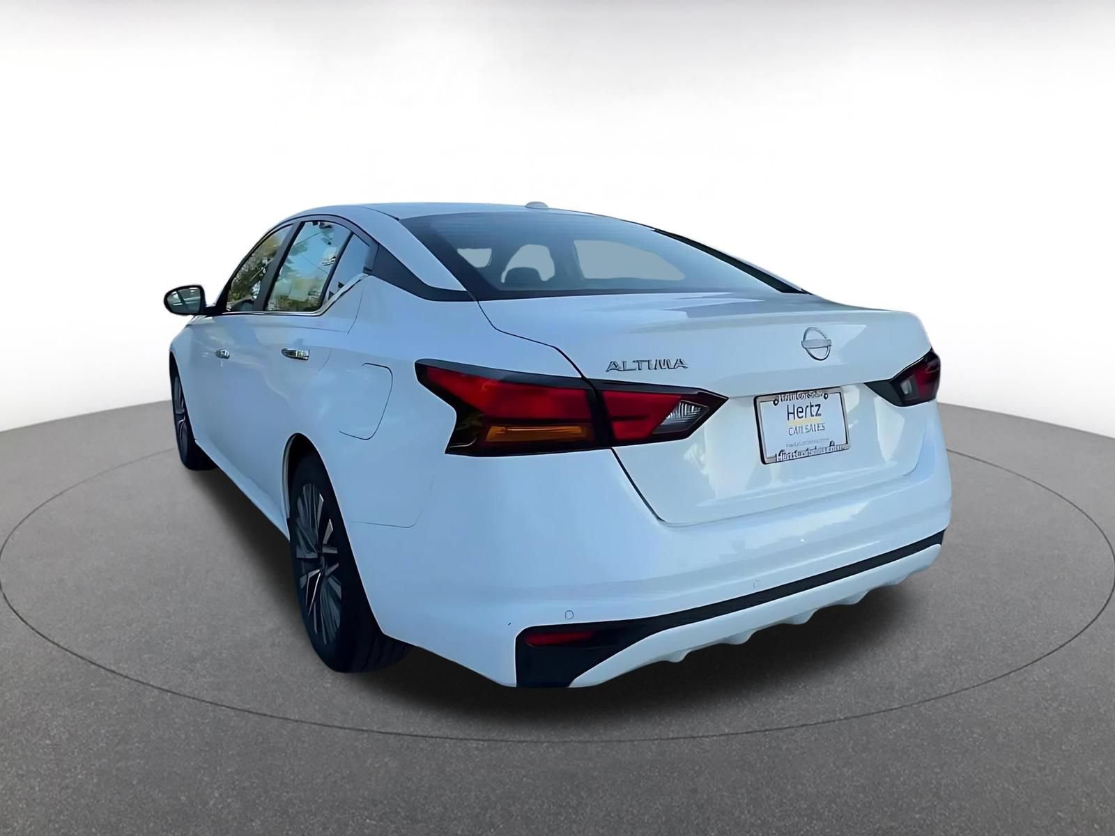 Thumbnail: 2025 Nissan Altima - 9