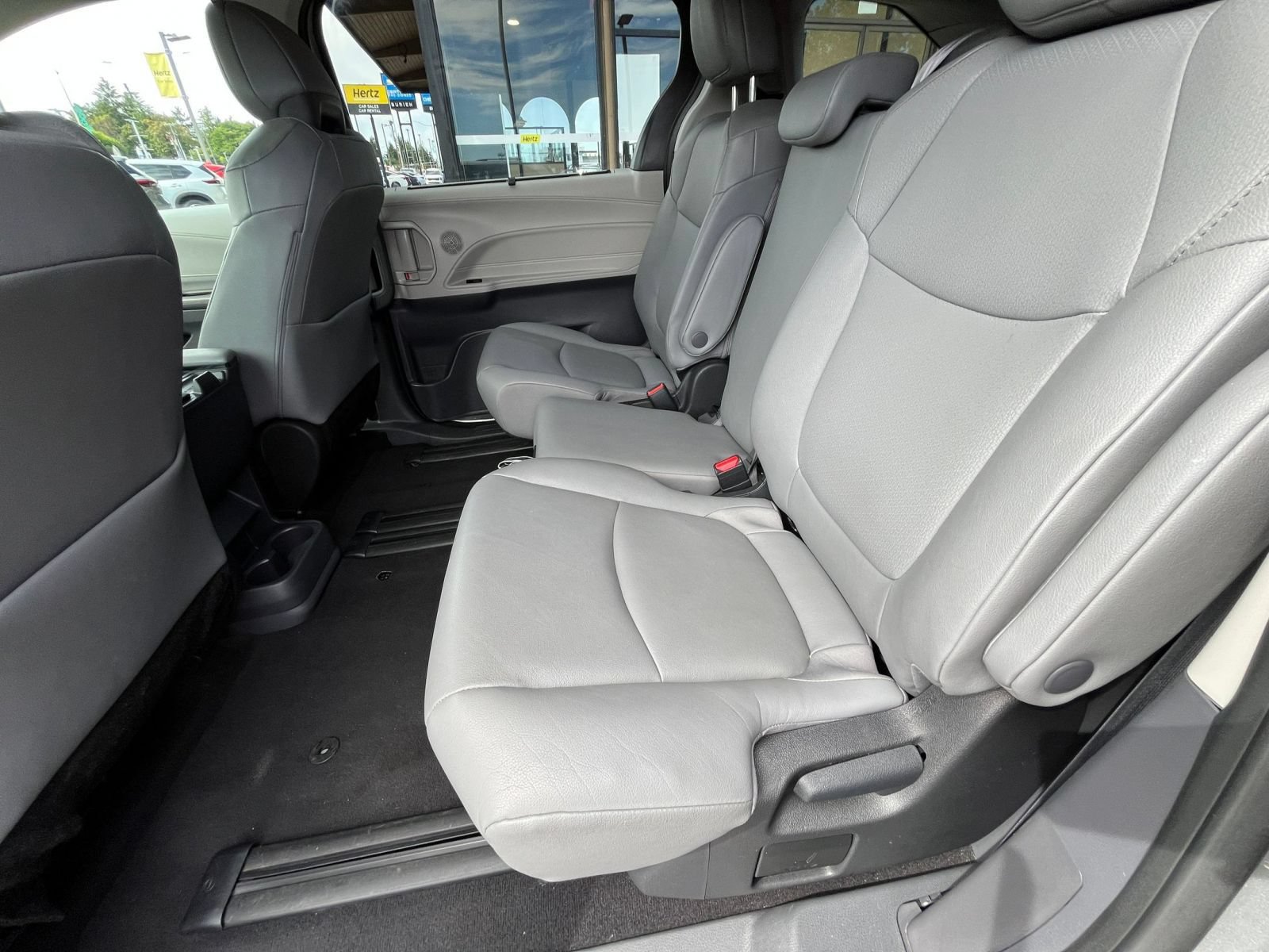 Thumbnail: 2023 Toyota Sienna - 27