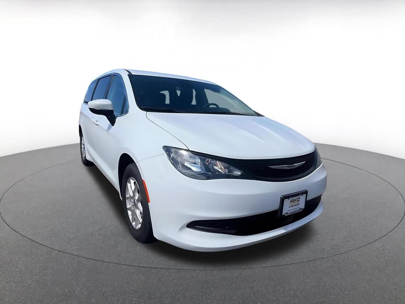 Thumbnail: 2023 Chrysler Voyager - 3
