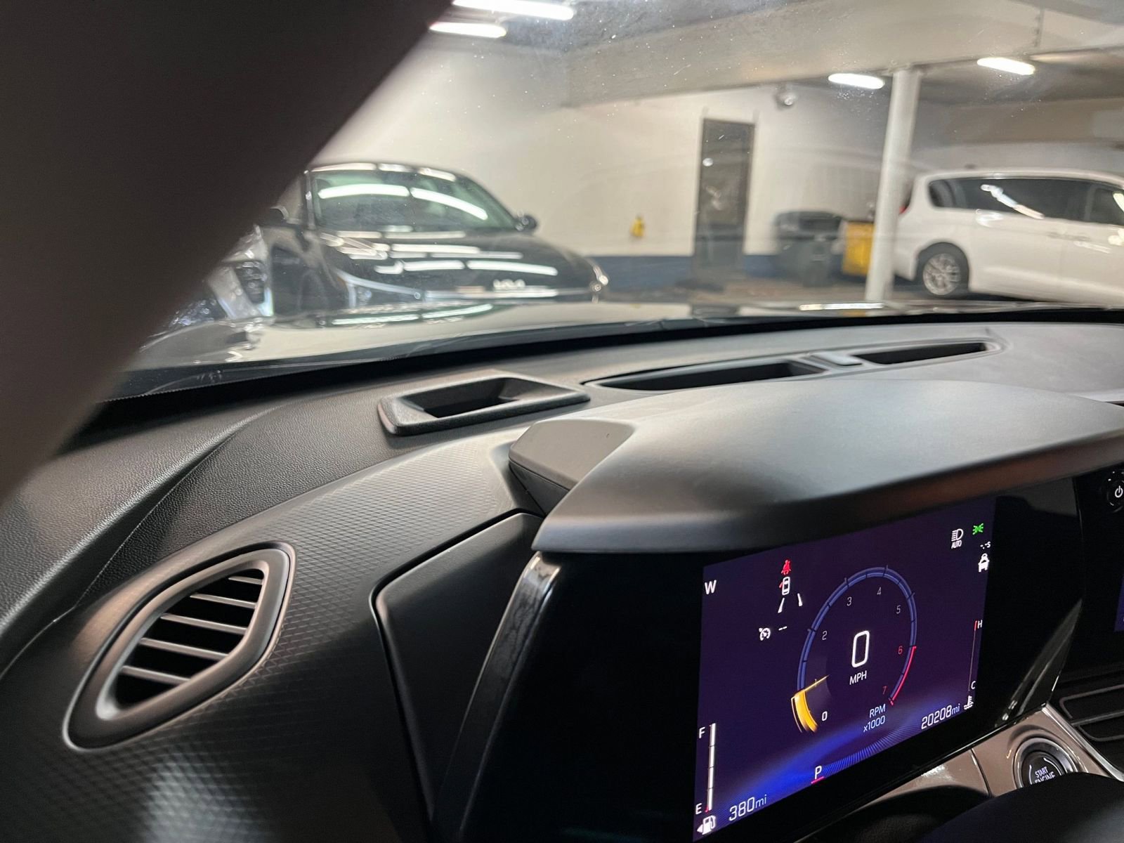 Thumbnail: 2025 Chevrolet Trax - 34