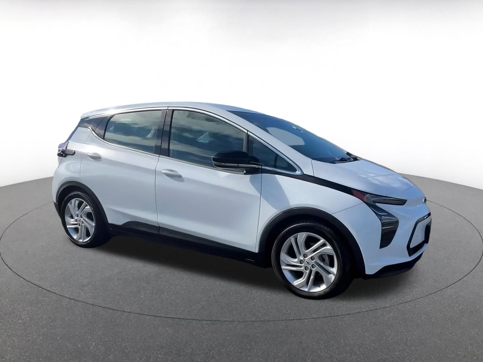 Thumbnail: 2023 Chevrolet Bolt EV - 2