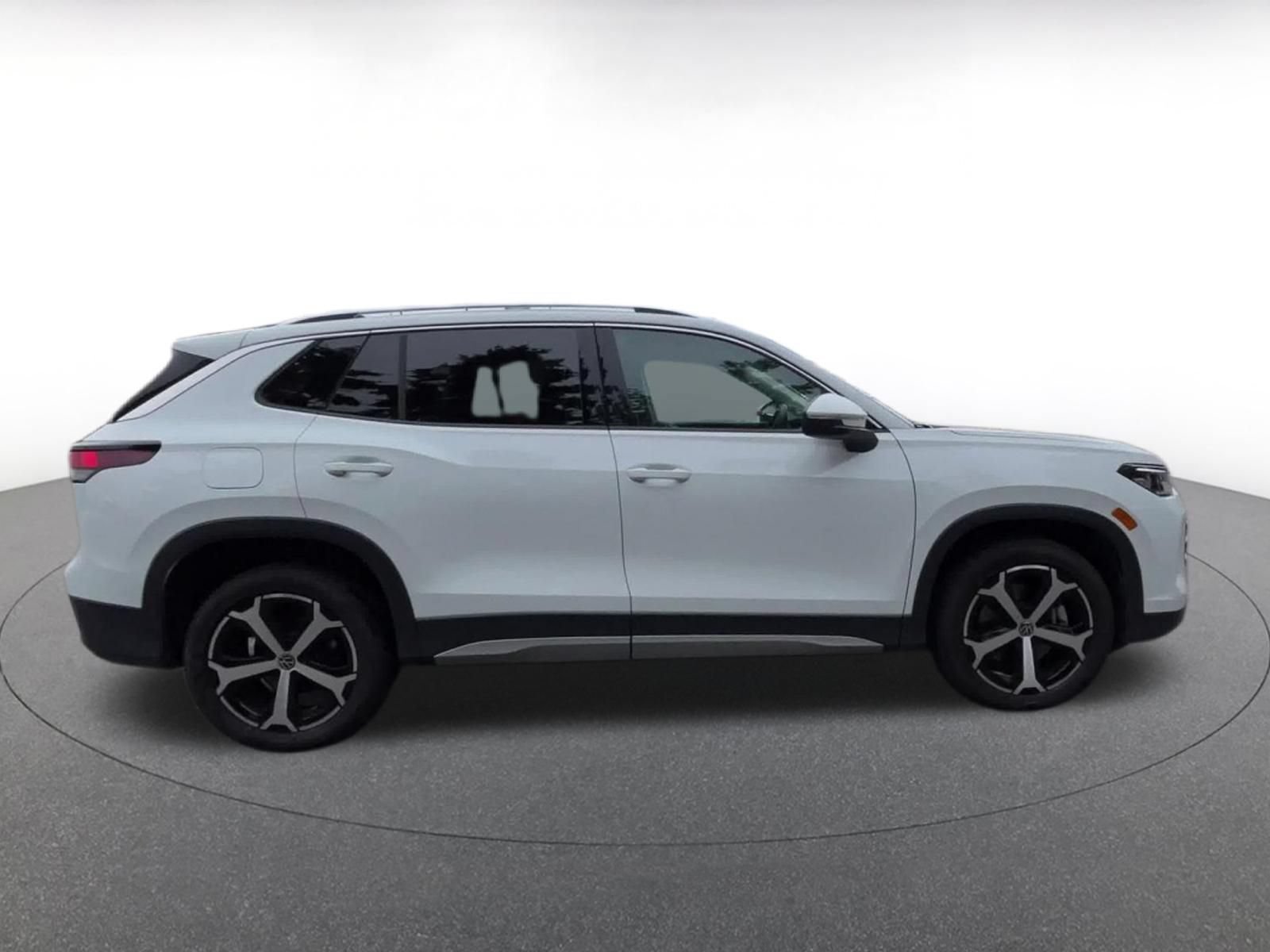 Thumbnail: 2026 Volkswagen Tiguan - 16