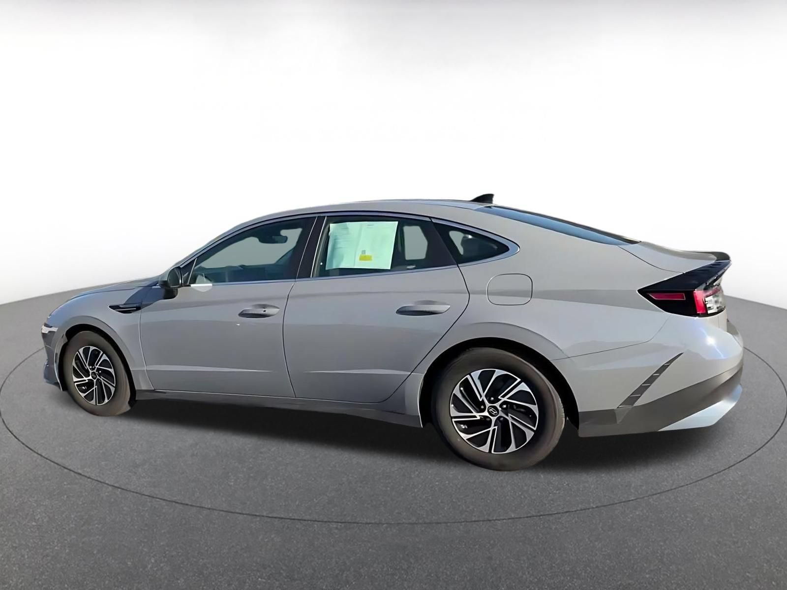 Thumbnail: 2026 Hyundai Sonata - 10
