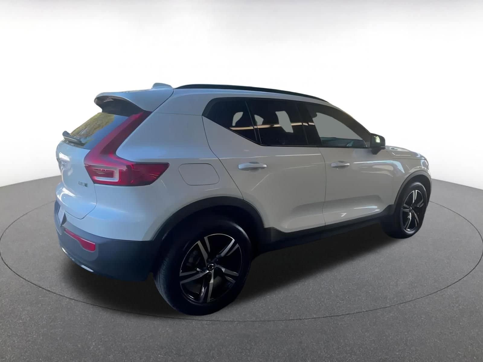 Thumbnail: 2024 Volvo XC40 - 15