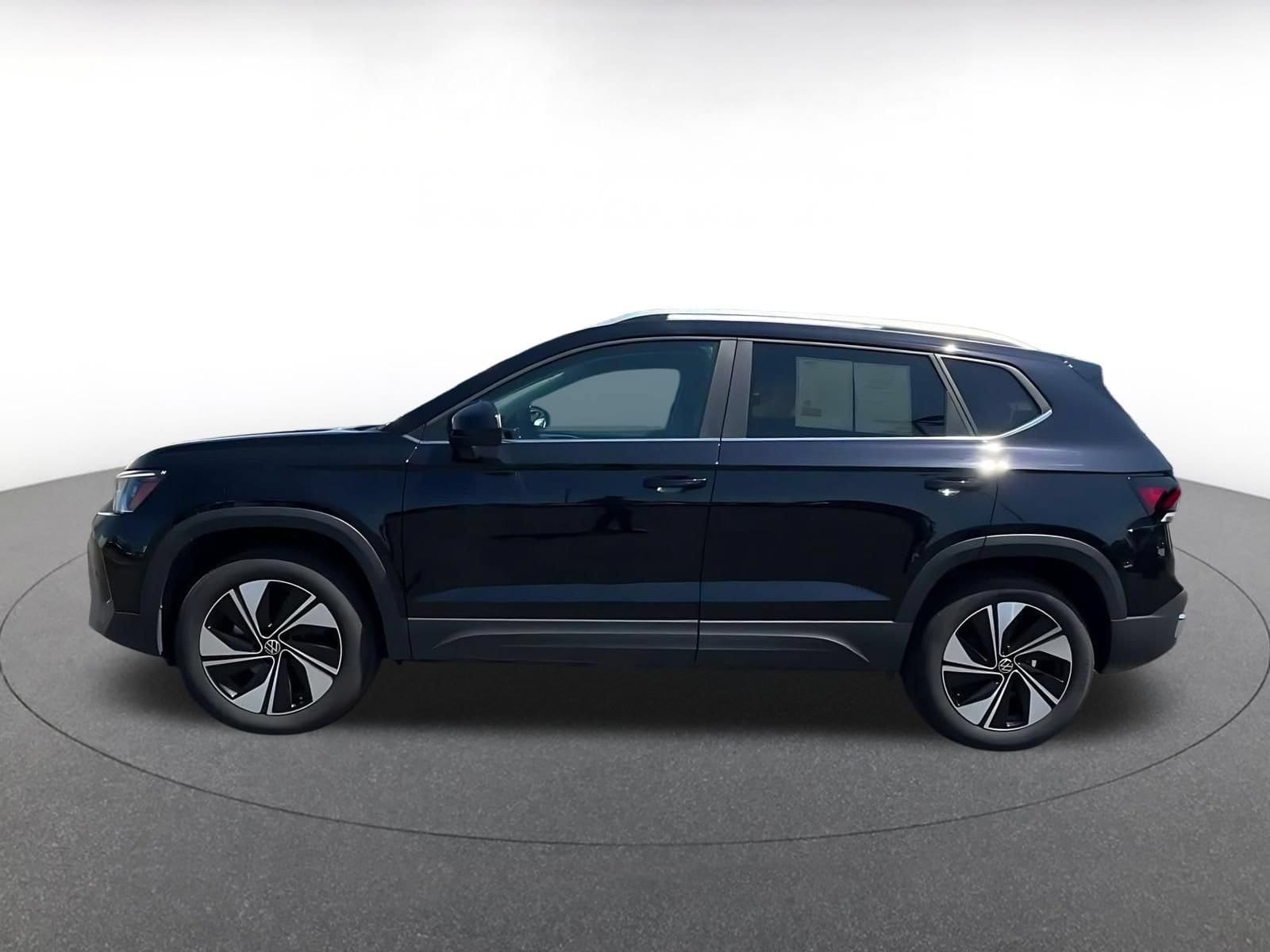 Thumbnail: 2026 Volkswagen Taos - 8