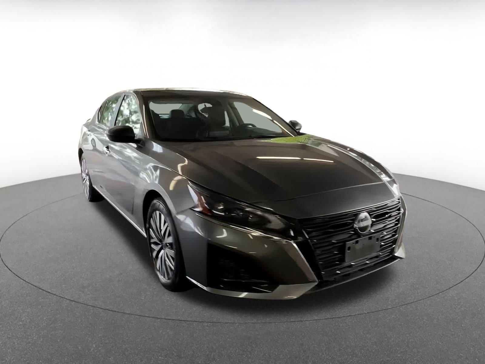 Thumbnail: 2024 Nissan Altima - 3