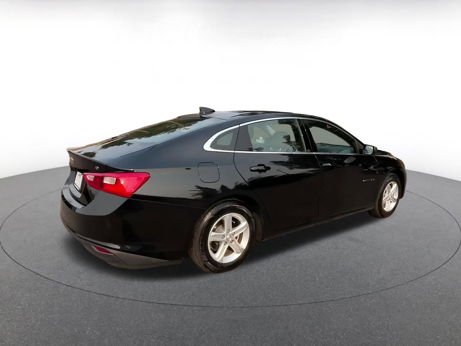 Thumbnail: 2023 Chevrolet Malibu - 14