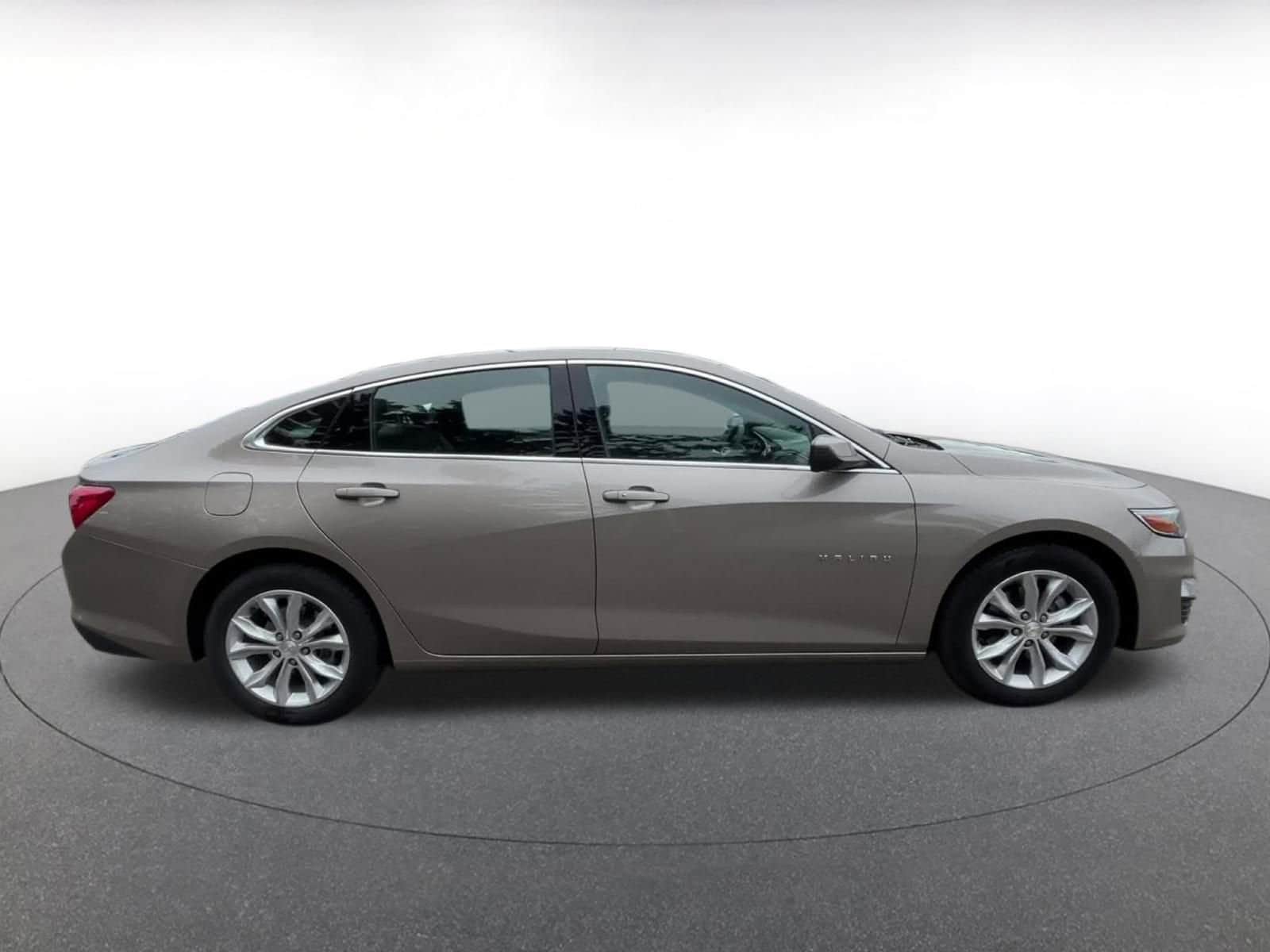 Thumbnail: 2023 Chevrolet Malibu - 16