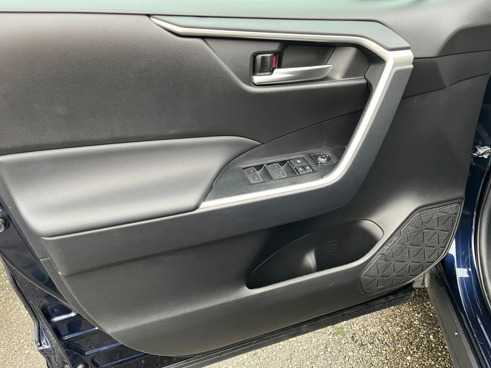 Thumbnail: 2025 Toyota RAV4 - 20