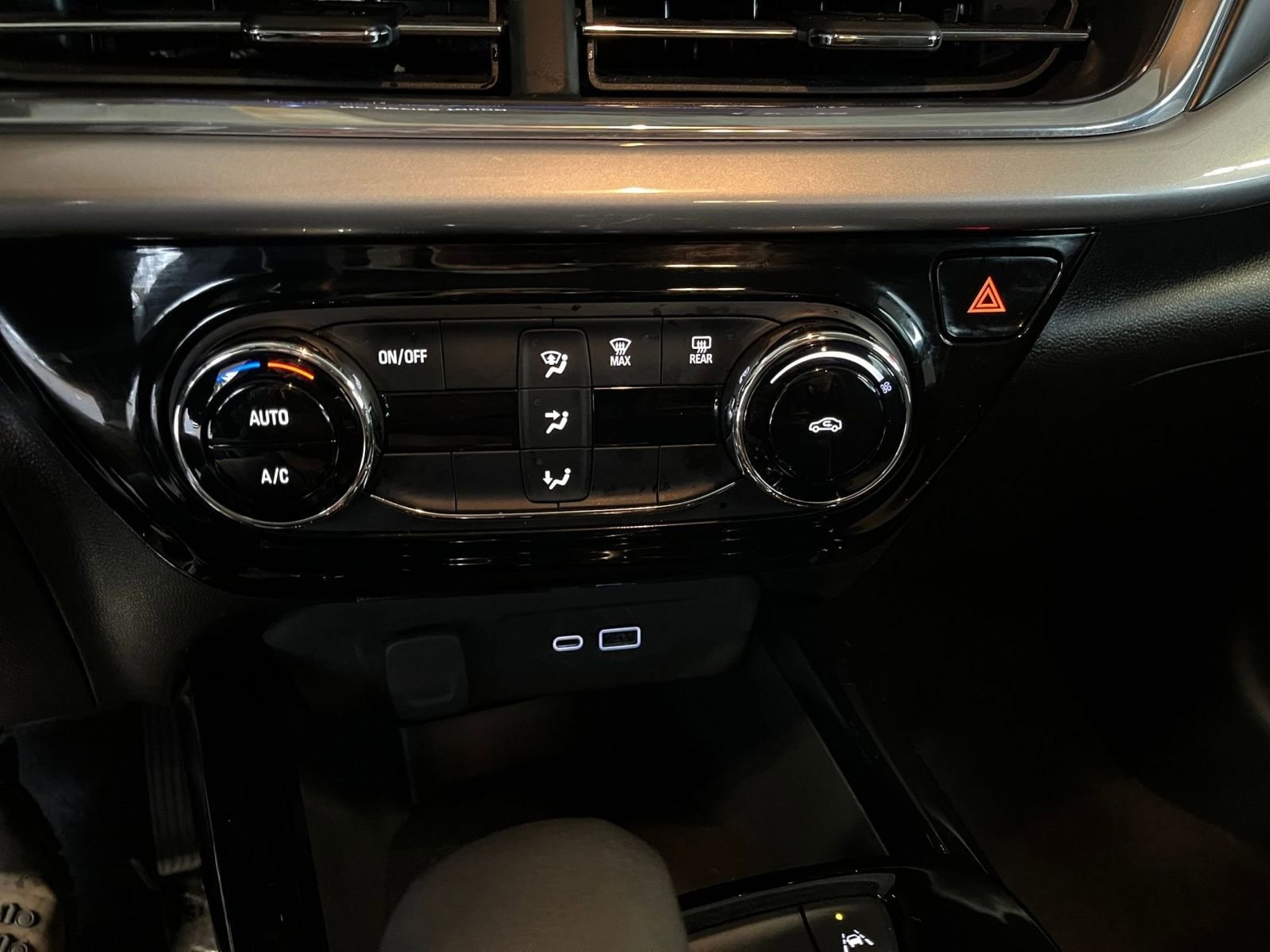 Thumbnail: 2025 Chevrolet Trax - 24