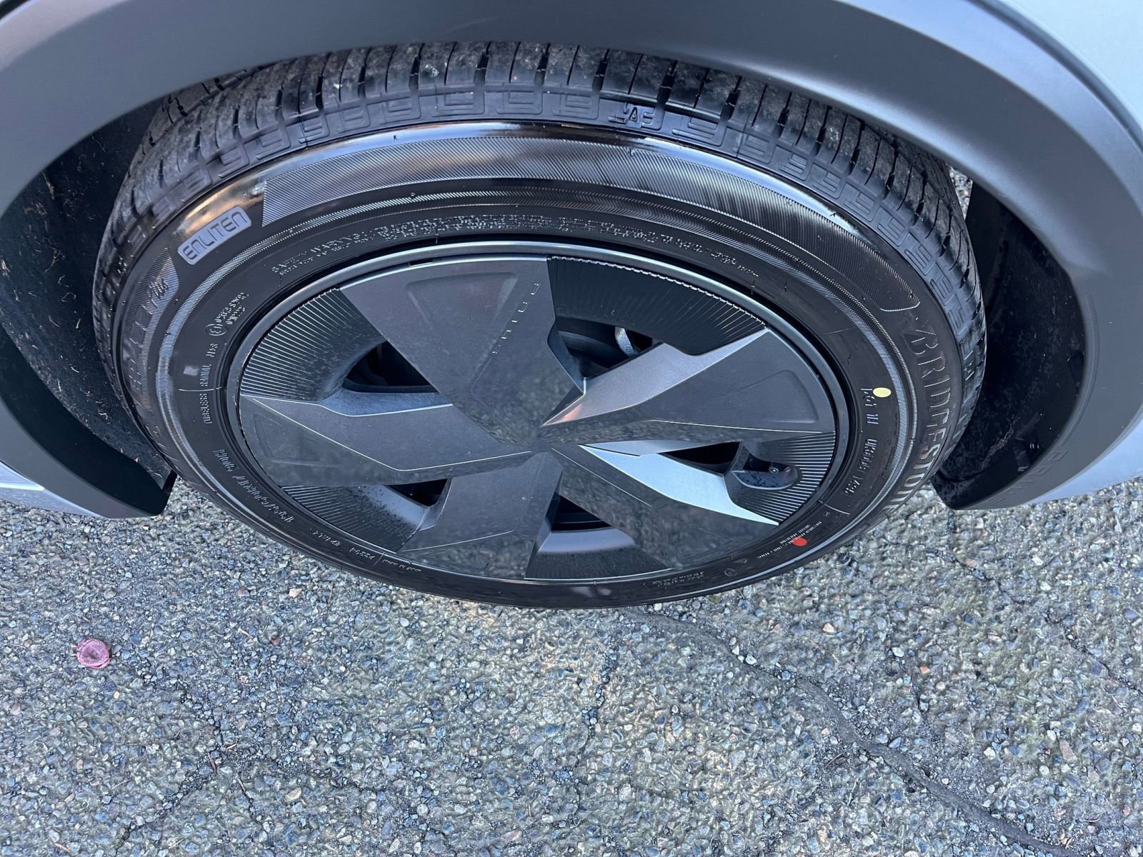 Thumbnail: 2025 Toyota Prius - 30