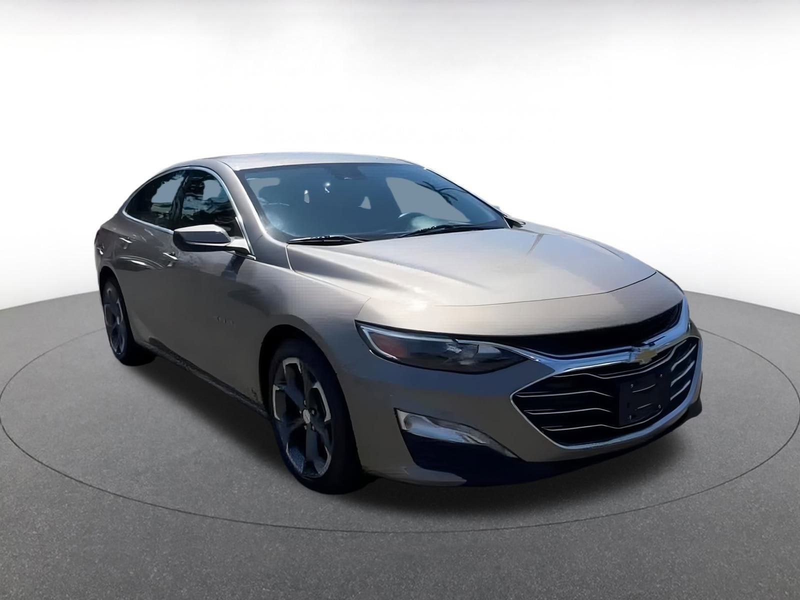 Thumbnail: 2023 Chevrolet Malibu - 3