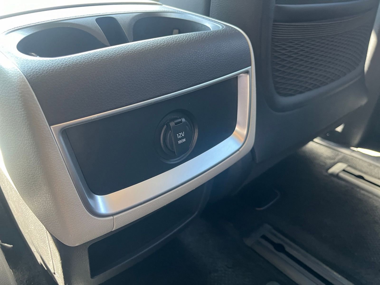 Thumbnail: 2024 Kia Carnival - 24