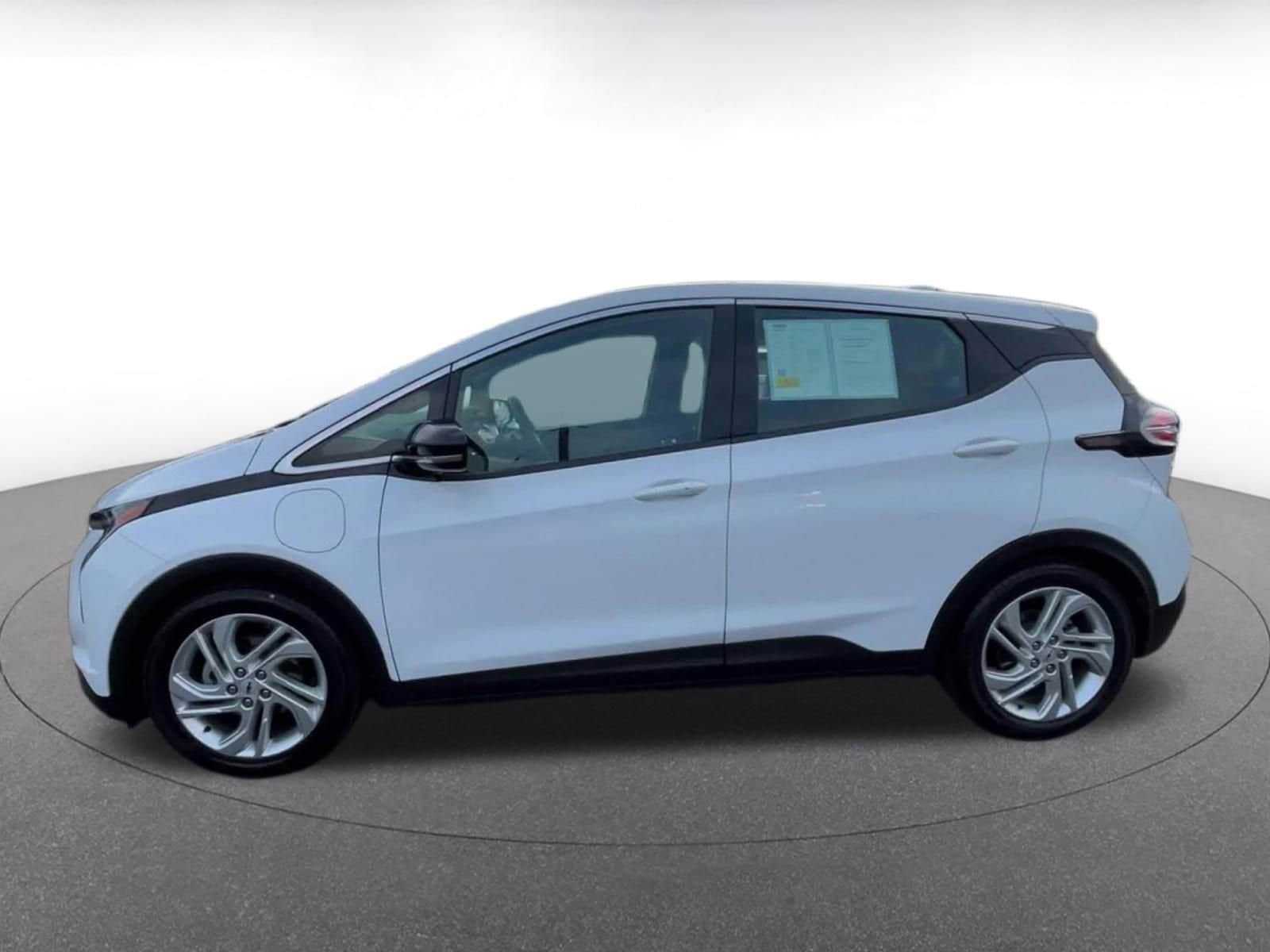 Thumbnail: 2023 Chevrolet Bolt EV - 9