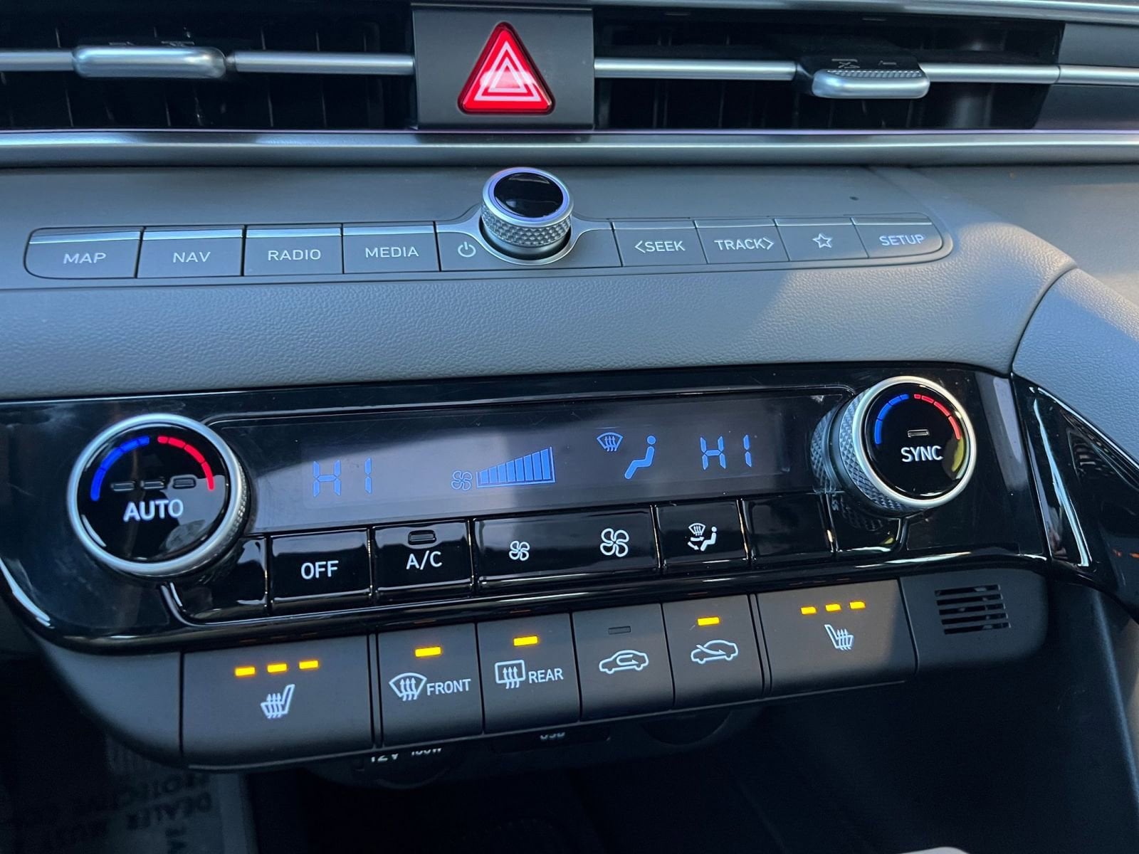 Thumbnail: 2025 Hyundai Elantra - 24