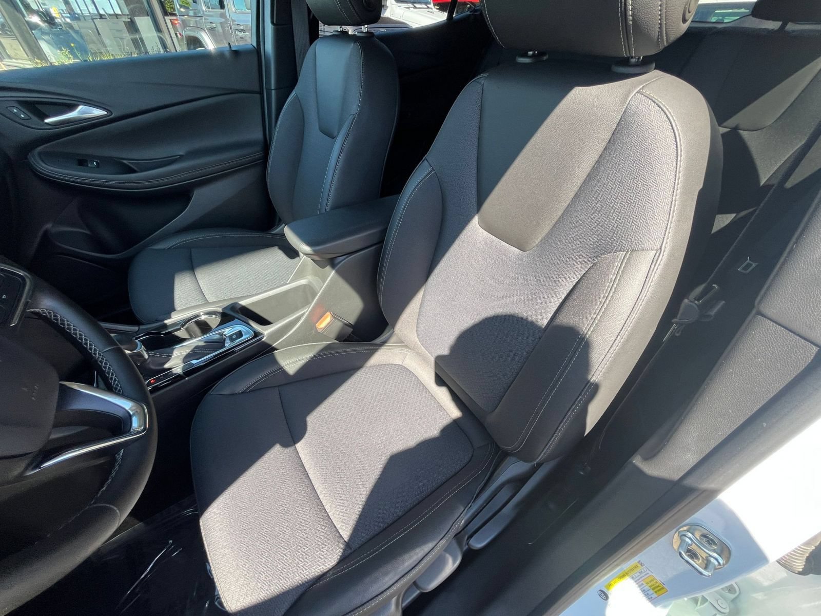 Thumbnail: 2025 Buick Encore GX - 32