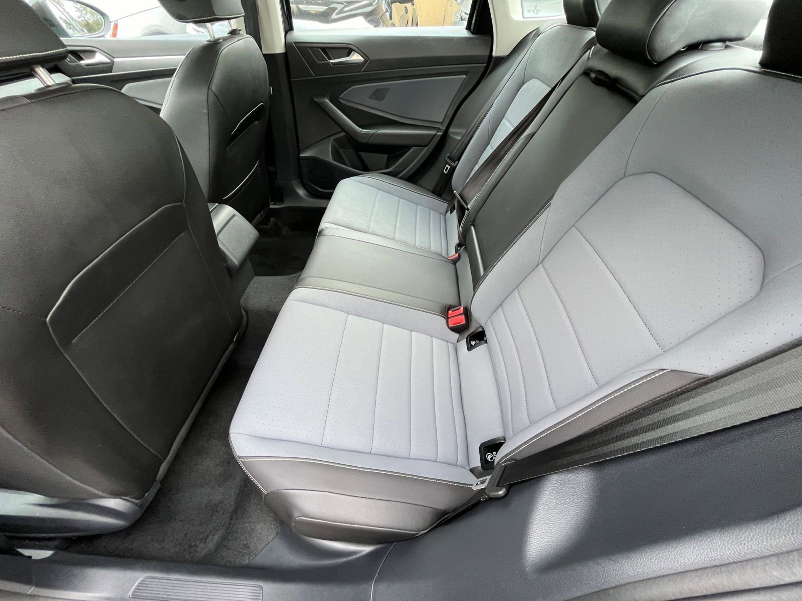 Thumbnail: 2025 Volkswagen Jetta - 25