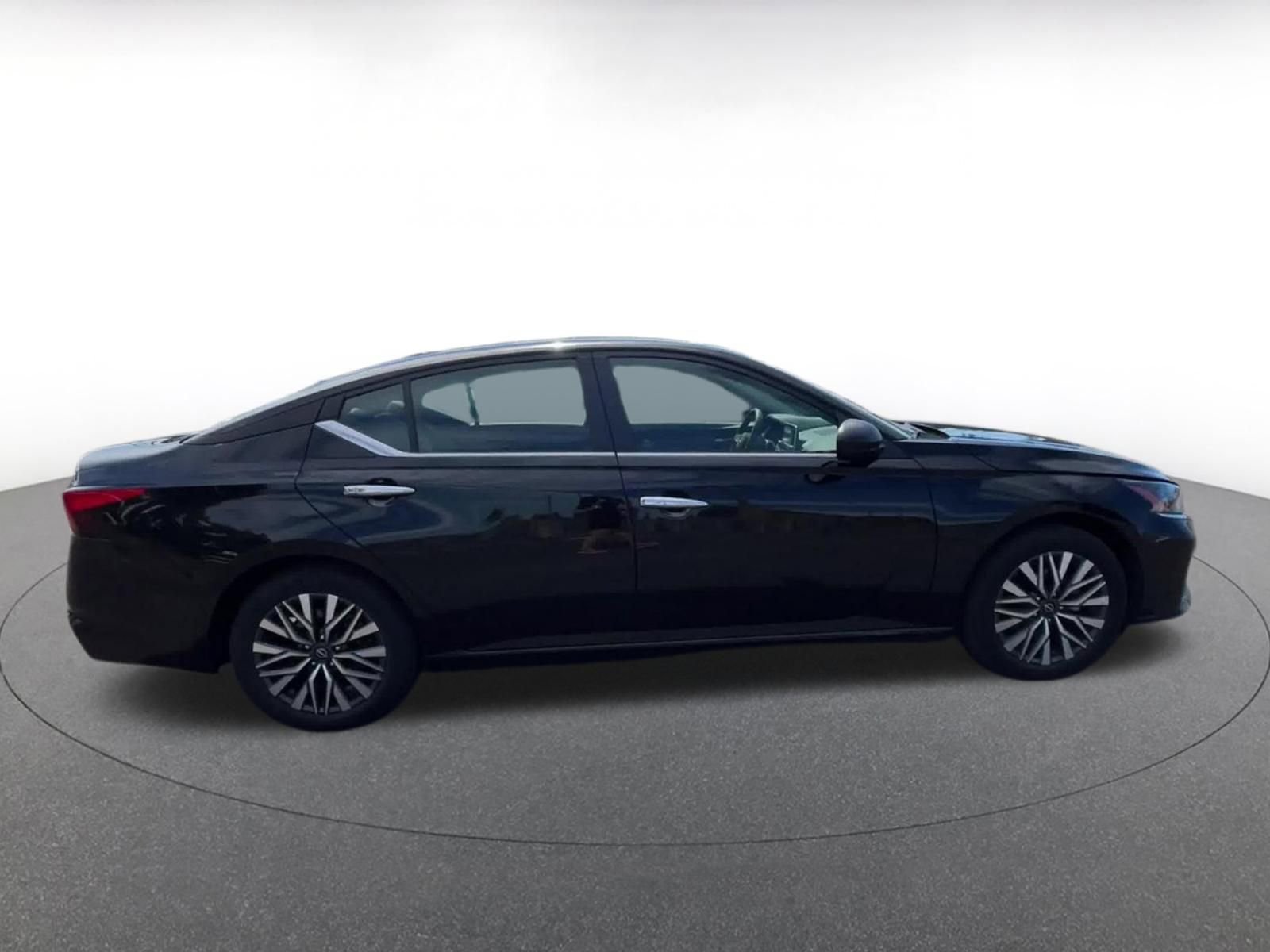 Thumbnail: 2025 Nissan Altima - 16
