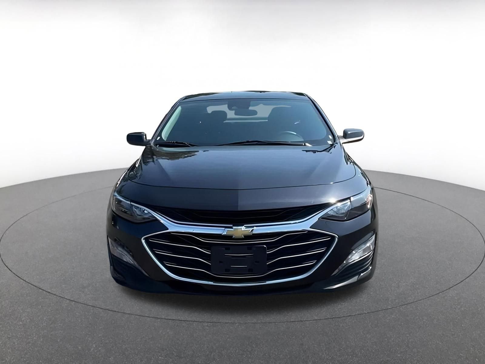 Thumbnail: 2023 Chevrolet Malibu - 4