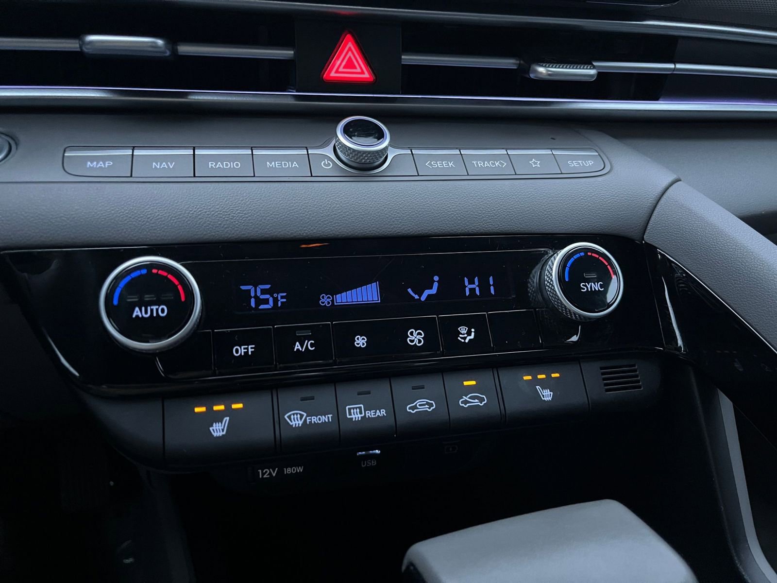 Thumbnail: 2025 Hyundai Elantra - 24