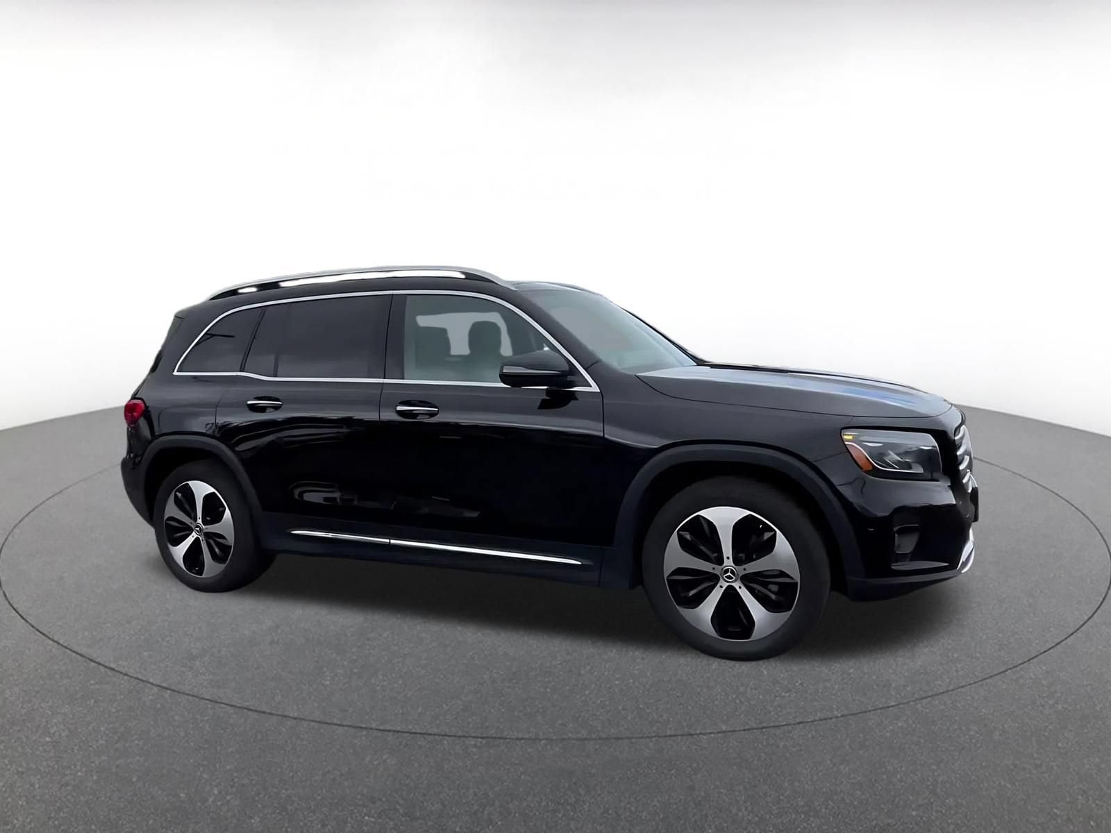 Thumbnail: 2025 Mercedes-Benz GLB - 2