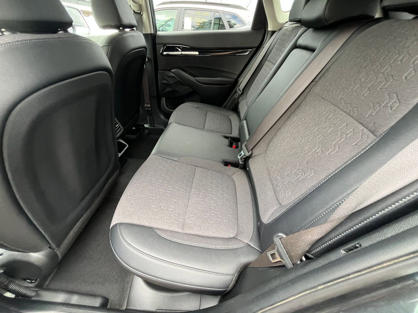 Thumbnail: 2025 Kia Seltos - 28