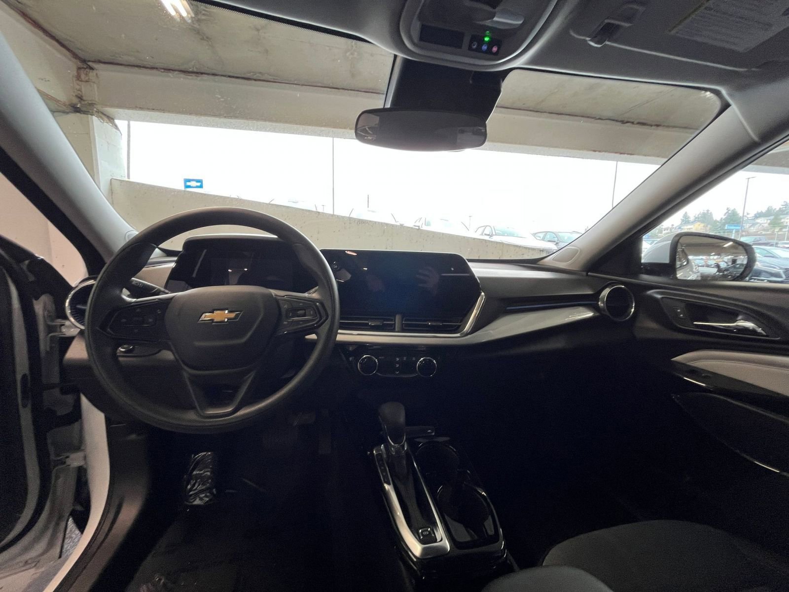 Thumbnail: 2025 Chevrolet Trax - 34