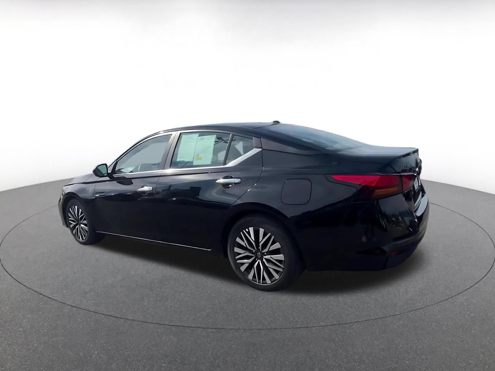 Thumbnail: 2025 Nissan Altima - 10
