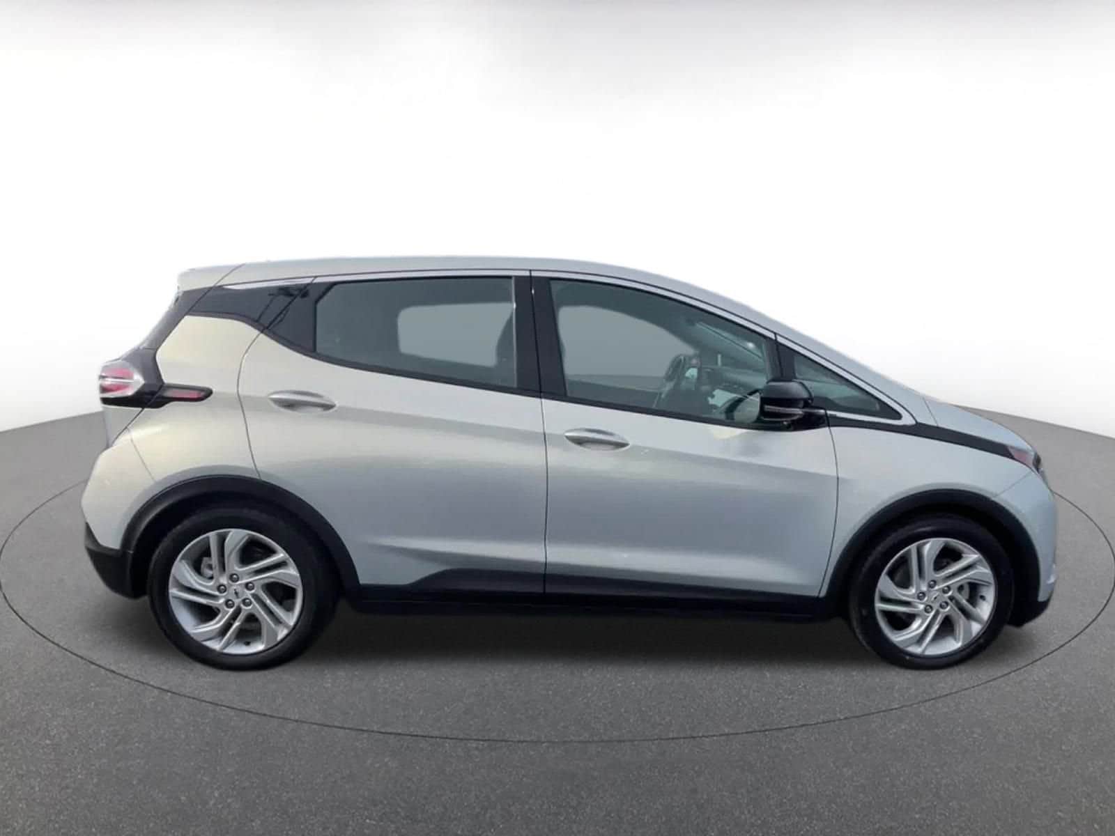 Thumbnail: 2023 Chevrolet Bolt EV - 16