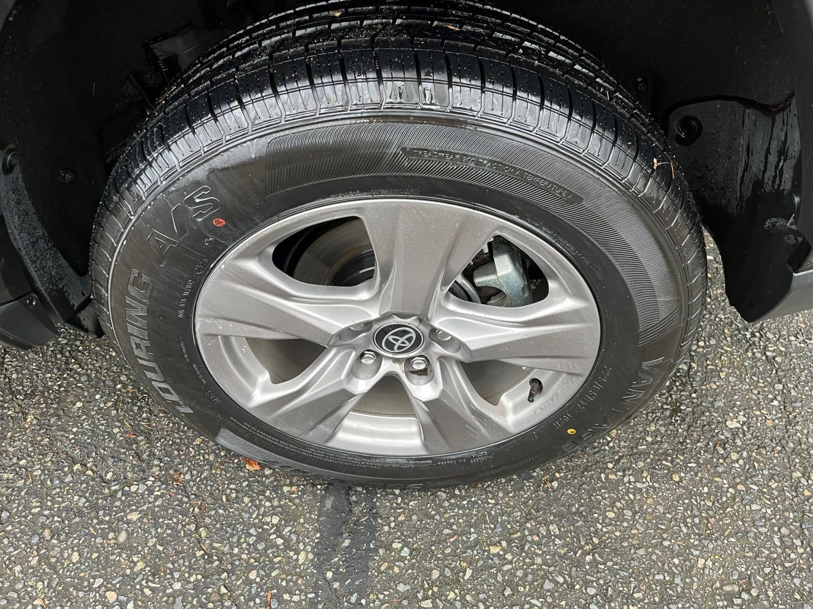 Thumbnail: 2025 Toyota RAV4 - 31