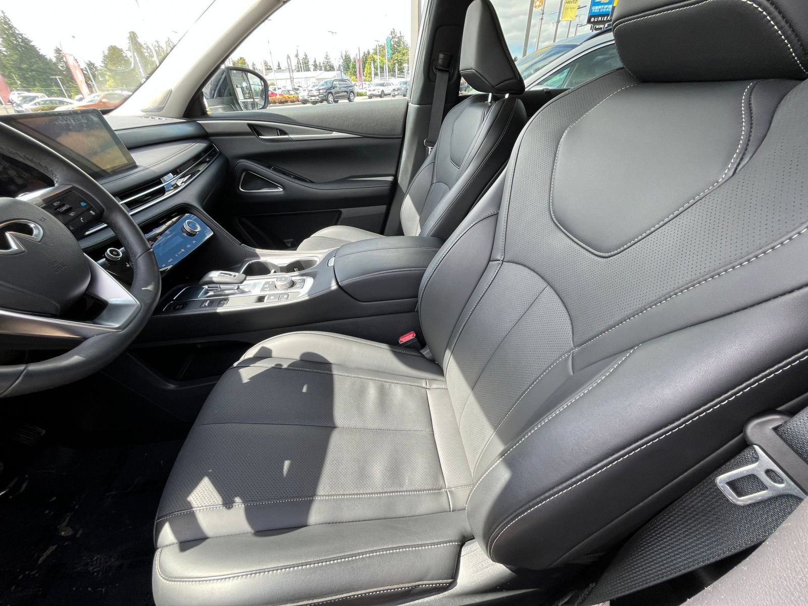 Thumbnail: 2026 INFINITI QX60 - 30