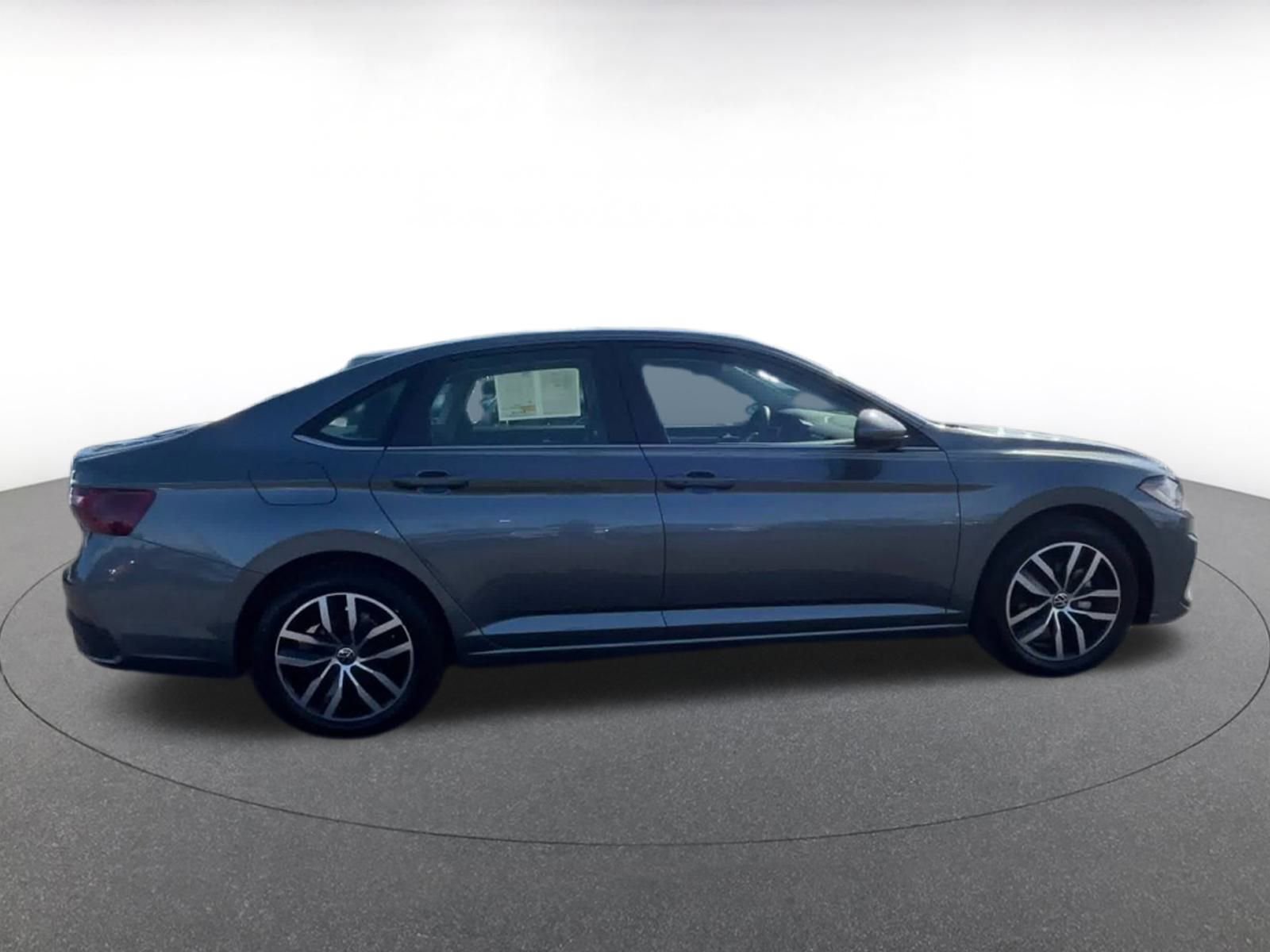 Thumbnail: 2025 Volkswagen Jetta - 16