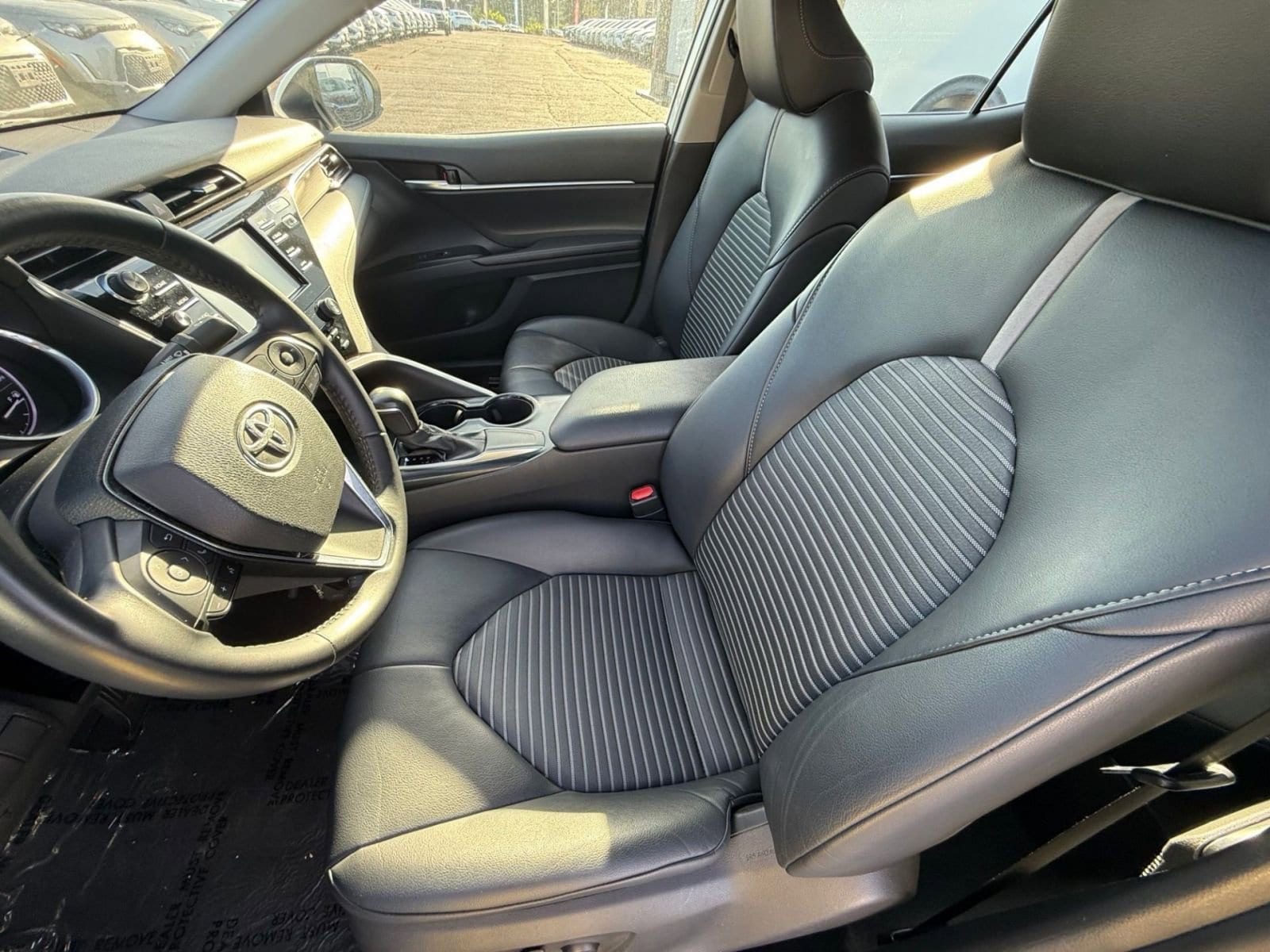 Thumbnail: 2020 Toyota Camry - 16