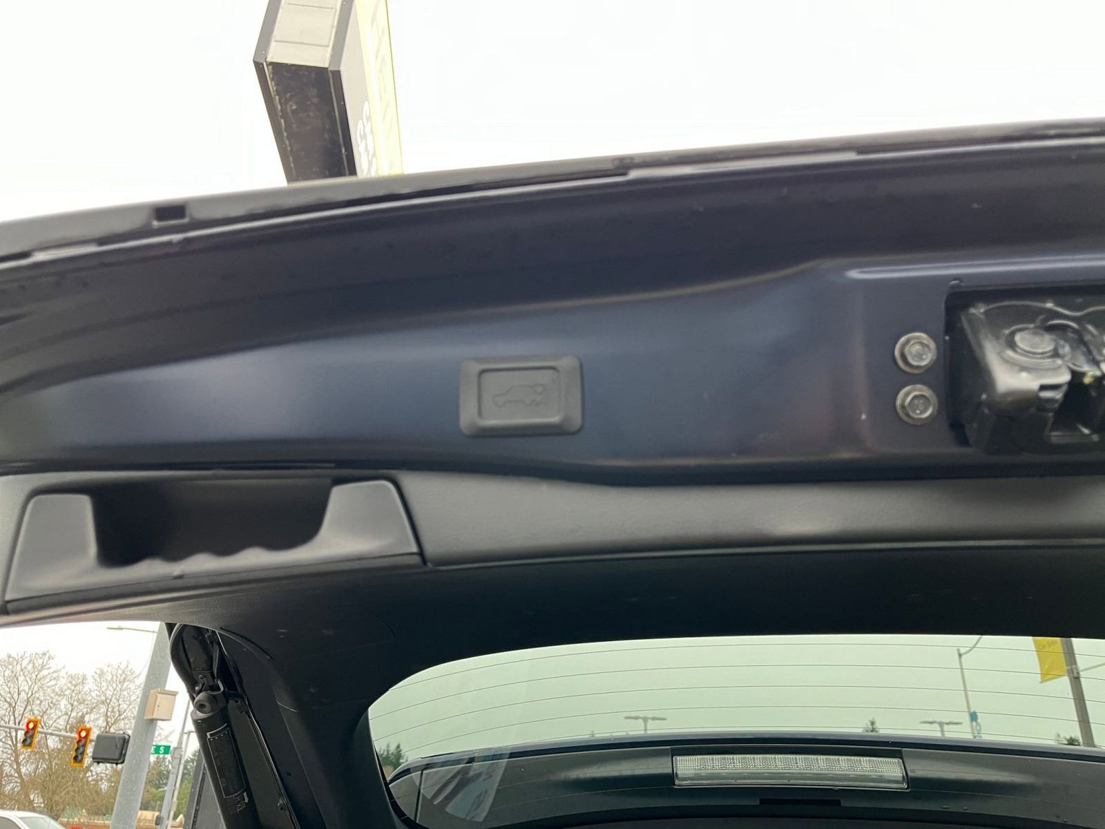 Thumbnail: 2025 Toyota RAV4 - 23