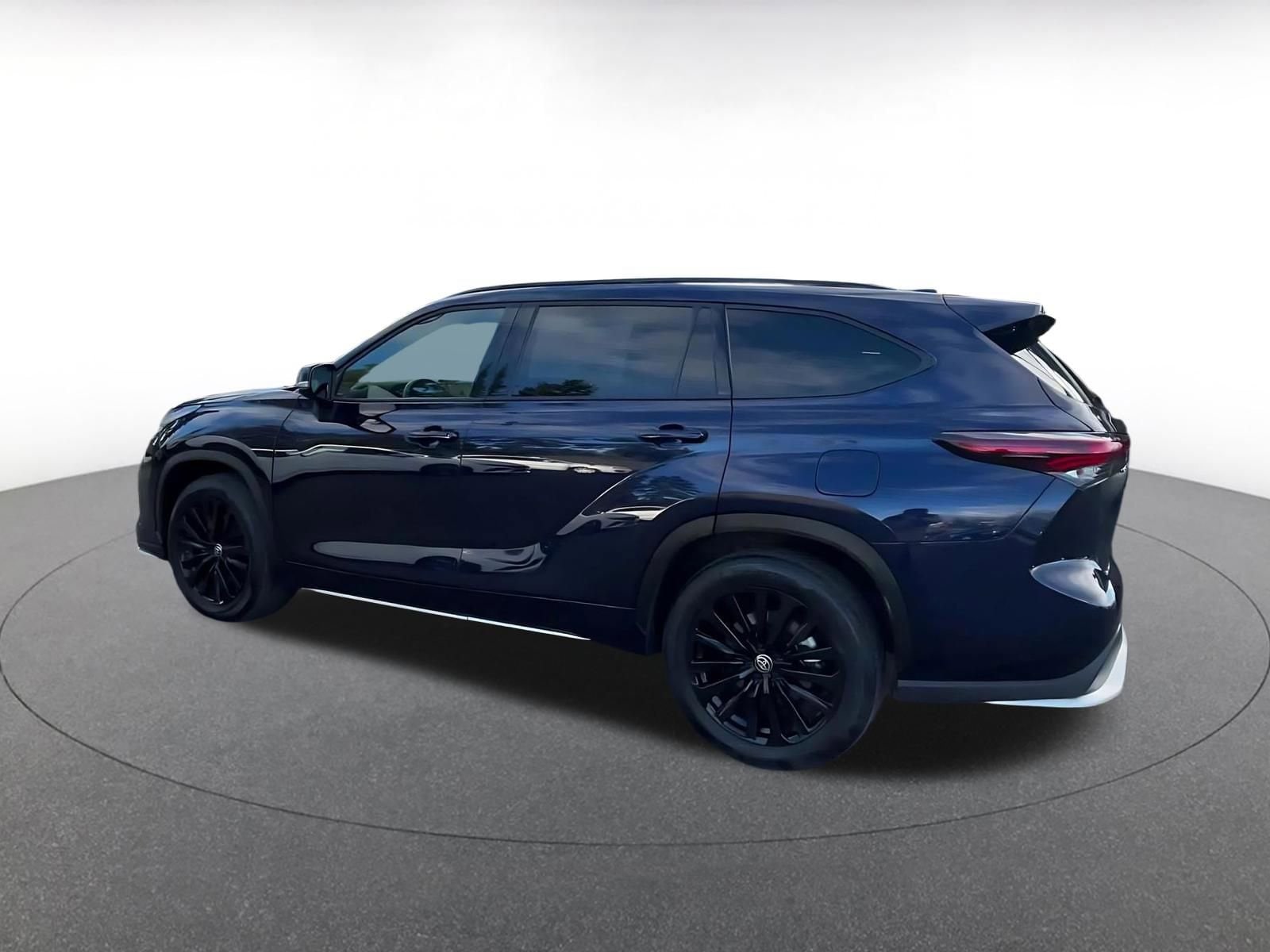 Thumbnail: 2025 Toyota Highlander - 9