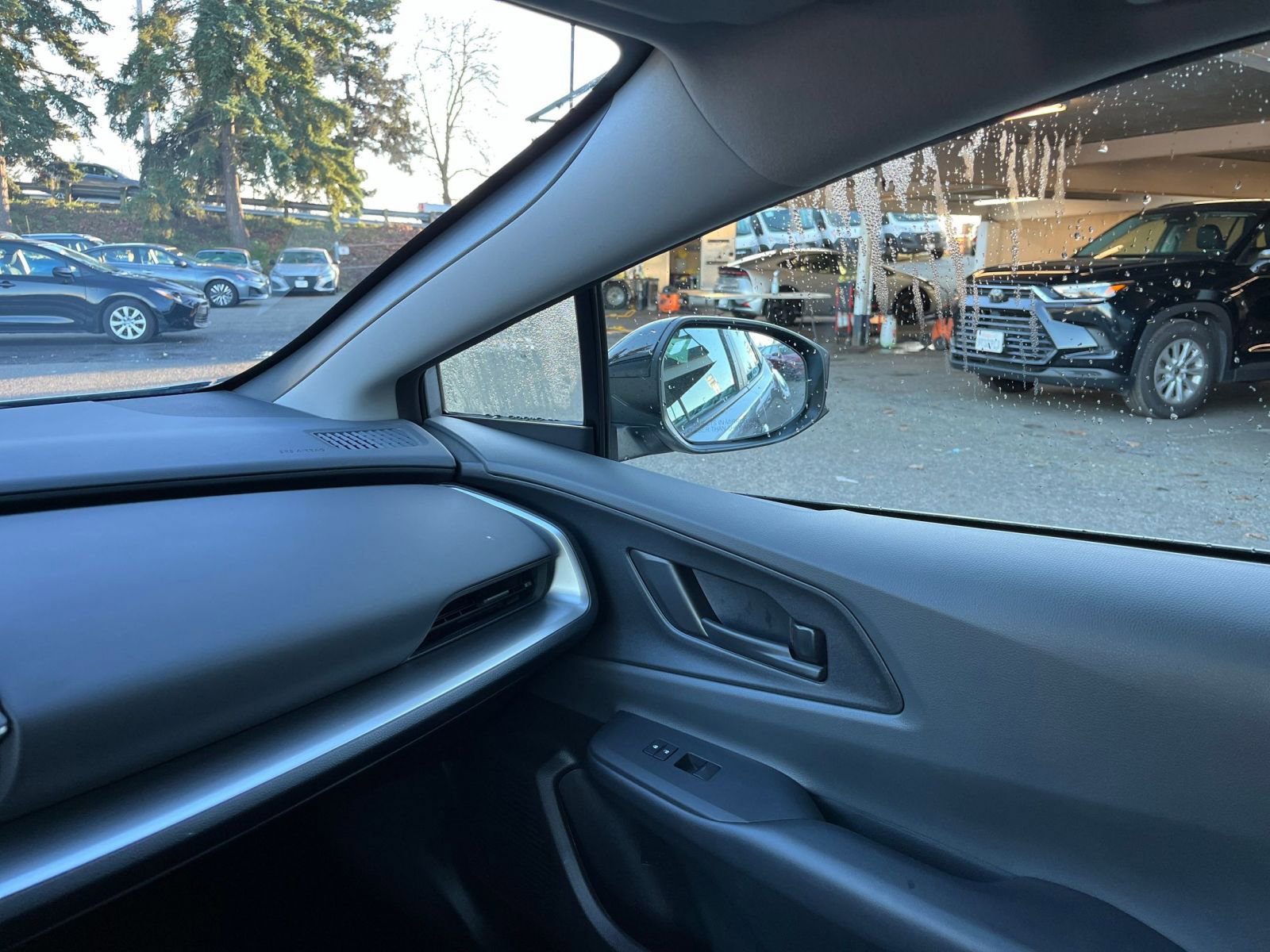 Thumbnail: 2025 Toyota Prius - 35