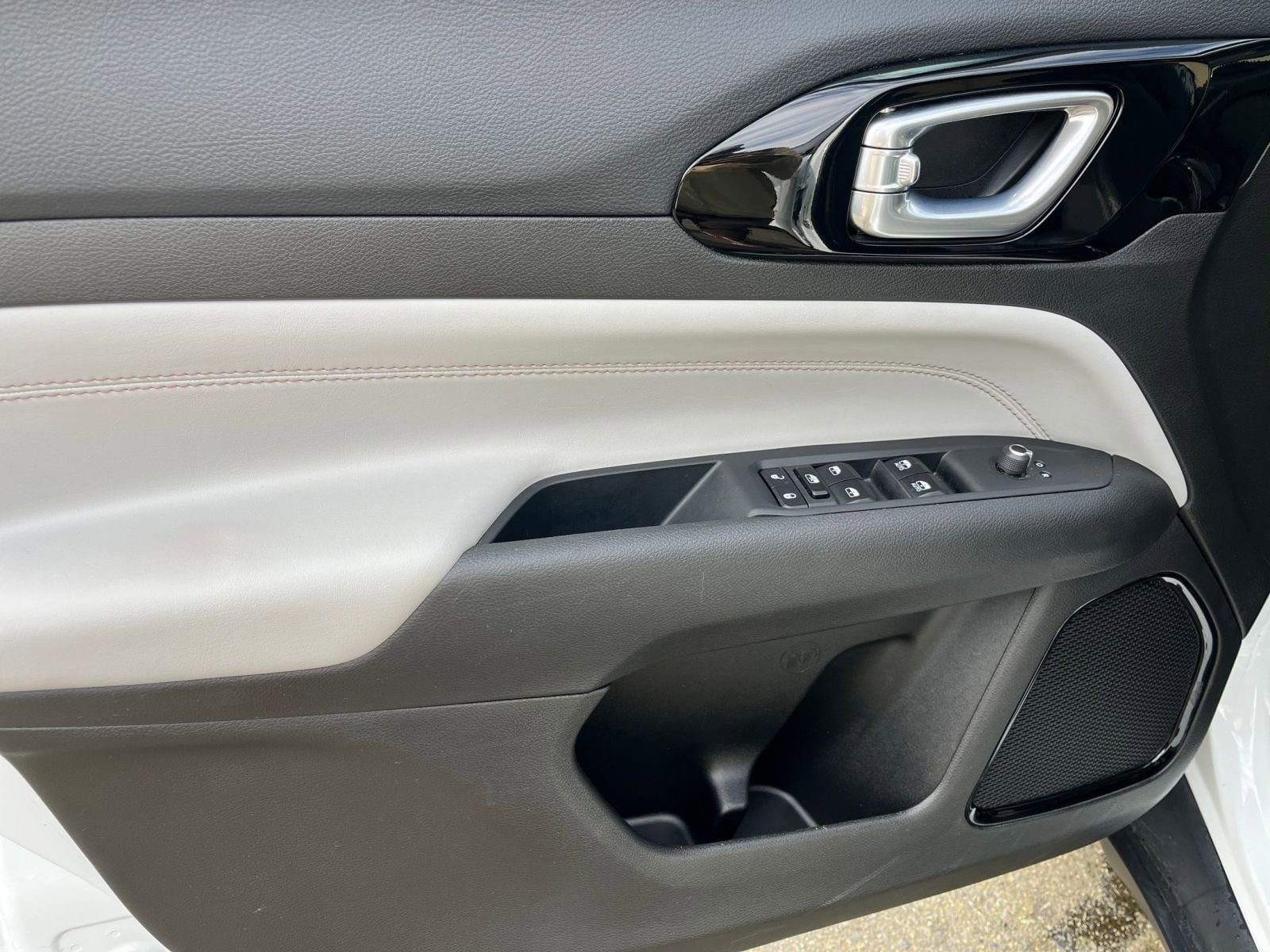 Thumbnail: 2025 Jeep Compass - 18