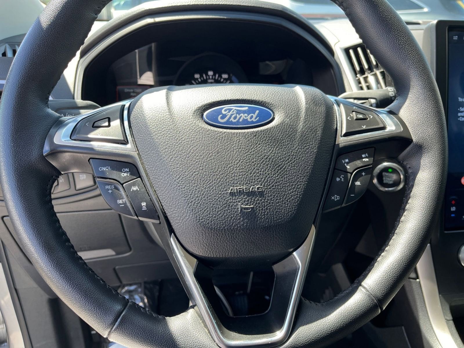 2024 Ford Edge SEL 28