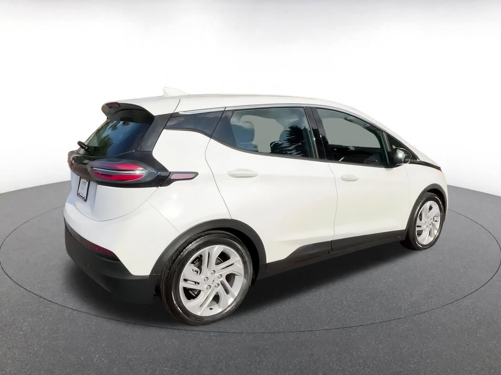 Thumbnail: 2023 Chevrolet Bolt EV - 14