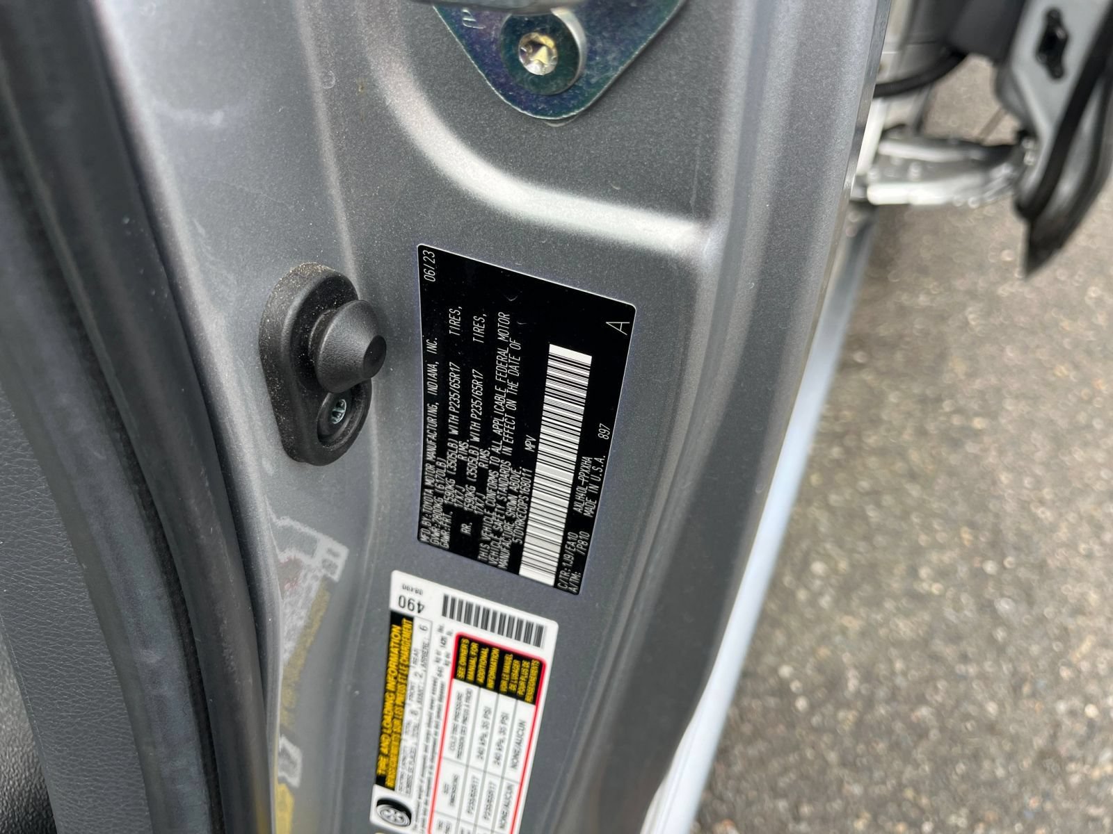 Thumbnail: 2023 Toyota Sienna - 32