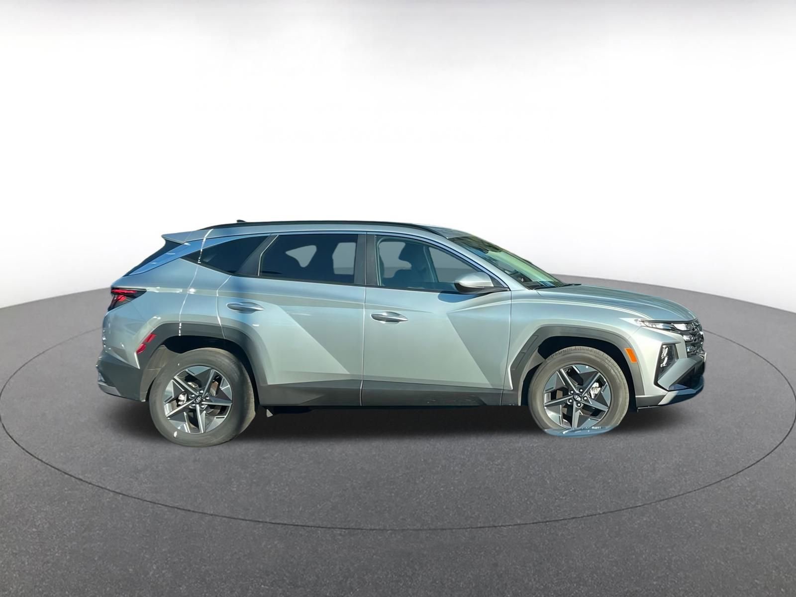 Thumbnail: 2025 Toyota RAV4 - 16