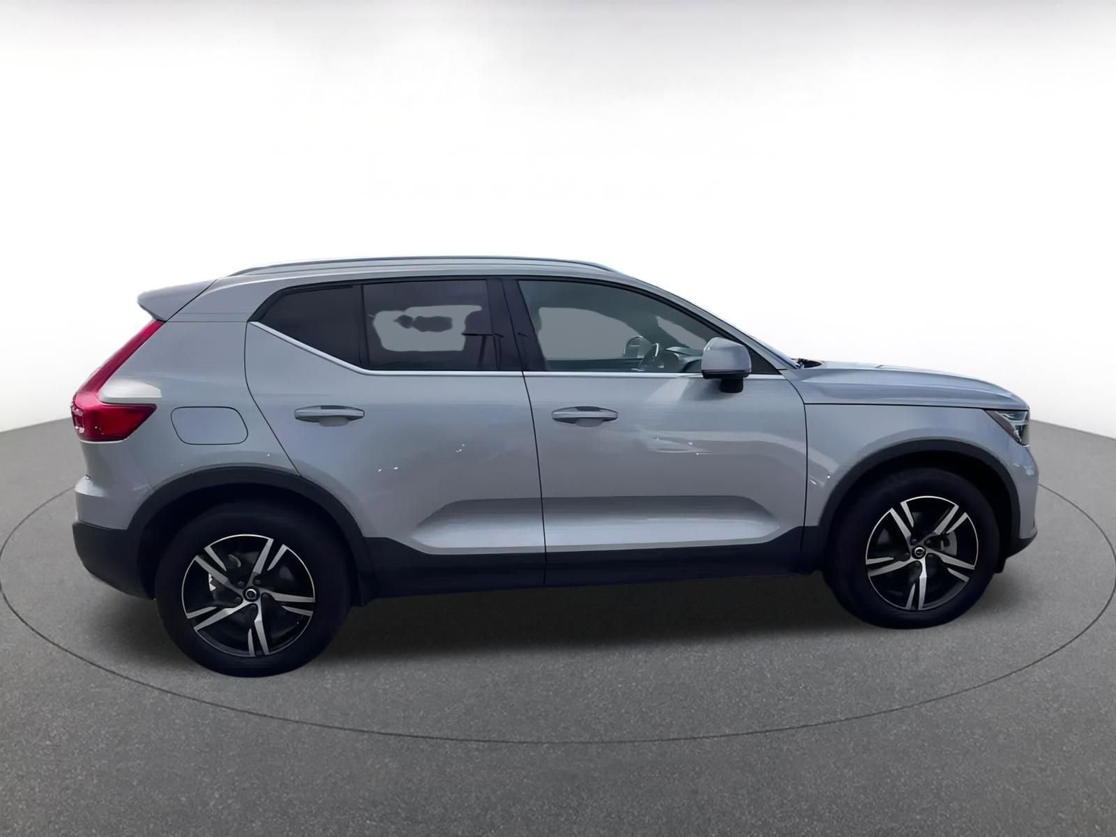 Thumbnail: 2024 Volvo XC40 - 16