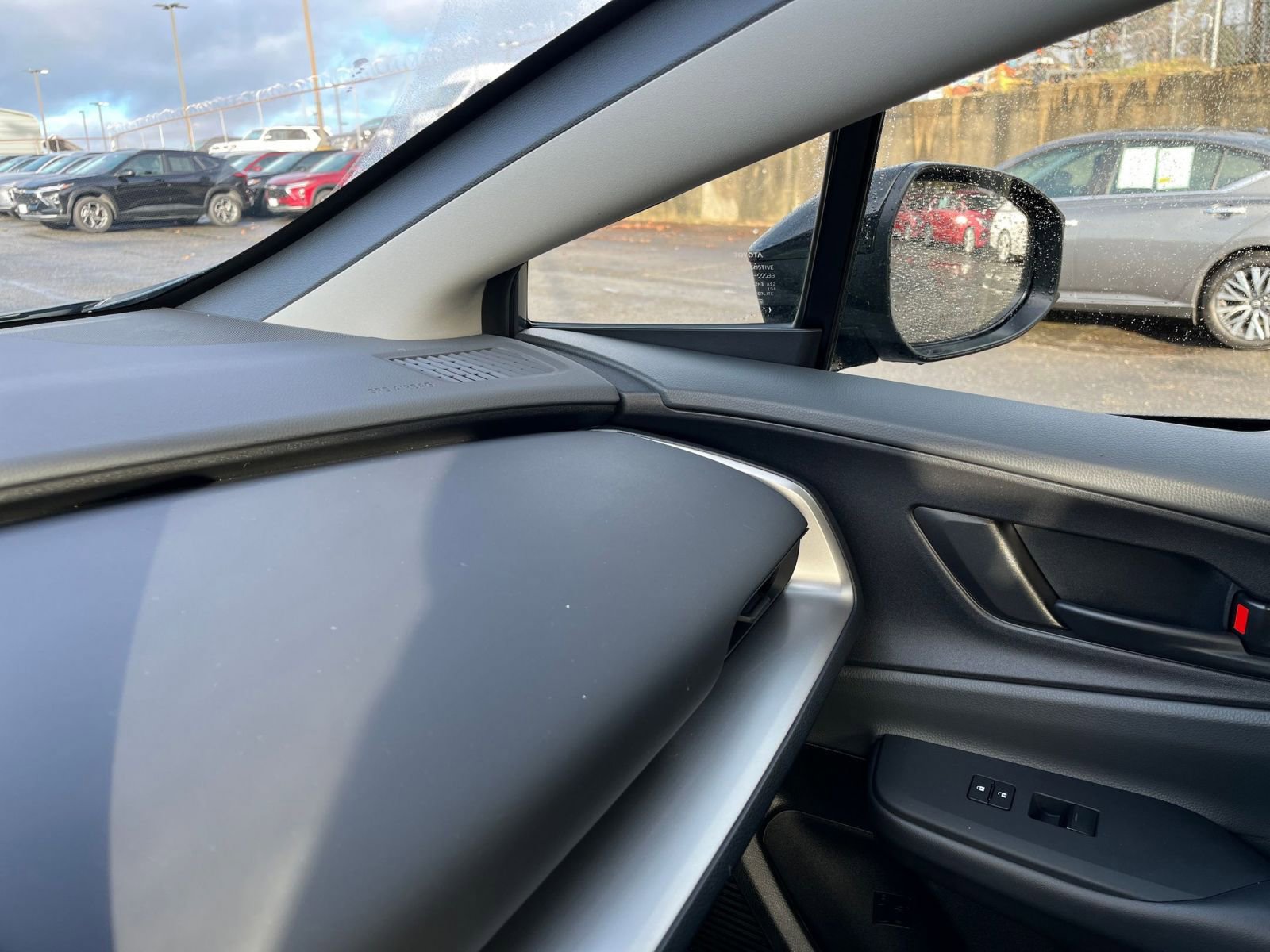 Thumbnail: 2025 Toyota Prius - 35