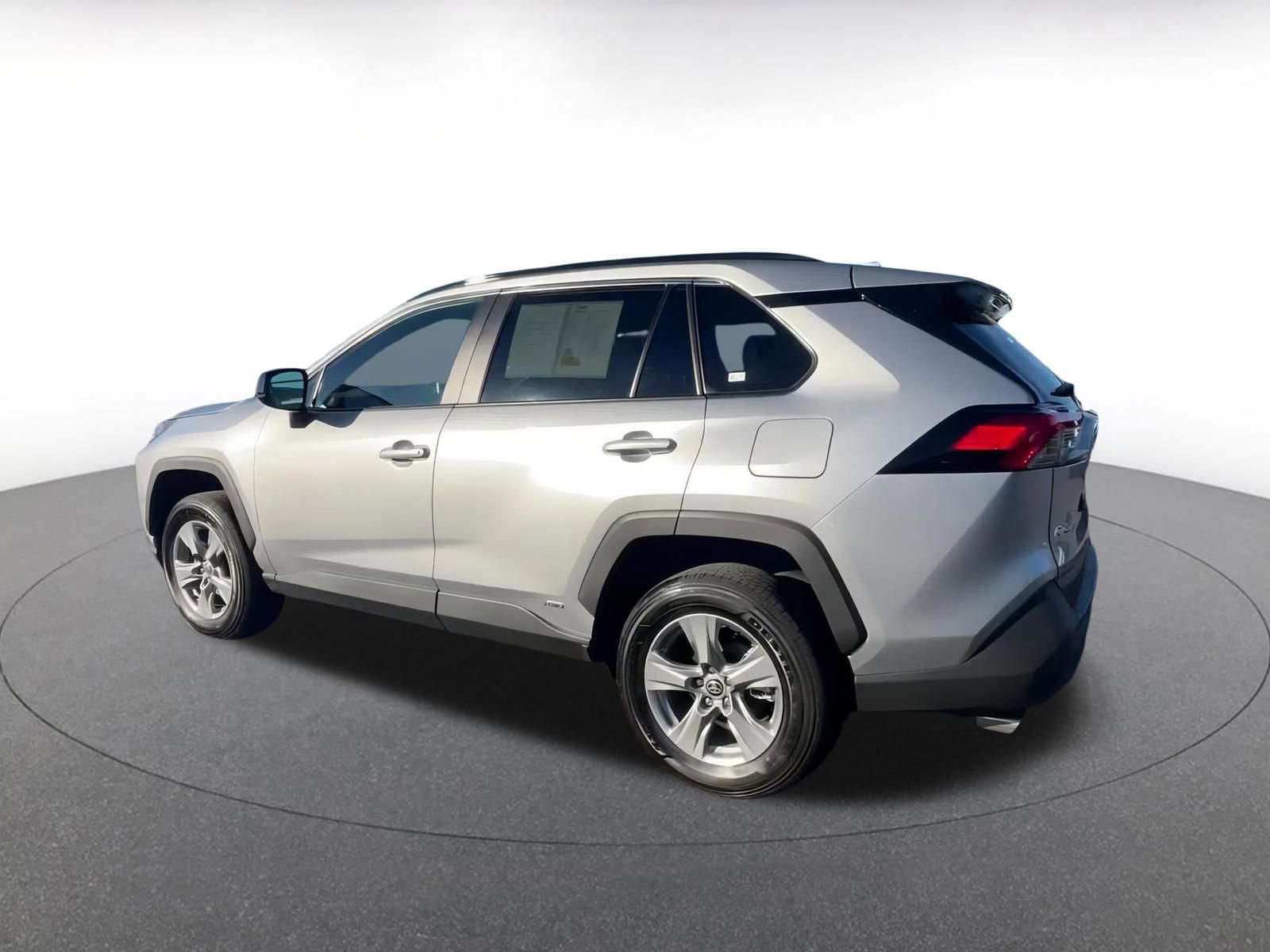 Thumbnail: 2025 Toyota RAV4 - 10