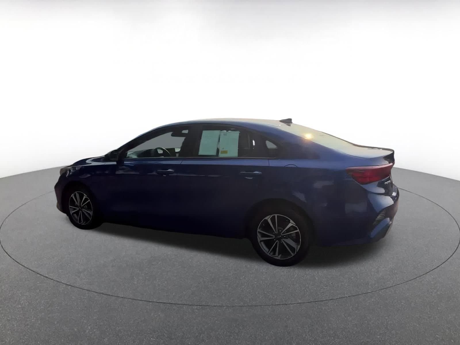 Thumbnail: 2024 Kia Forte - 10