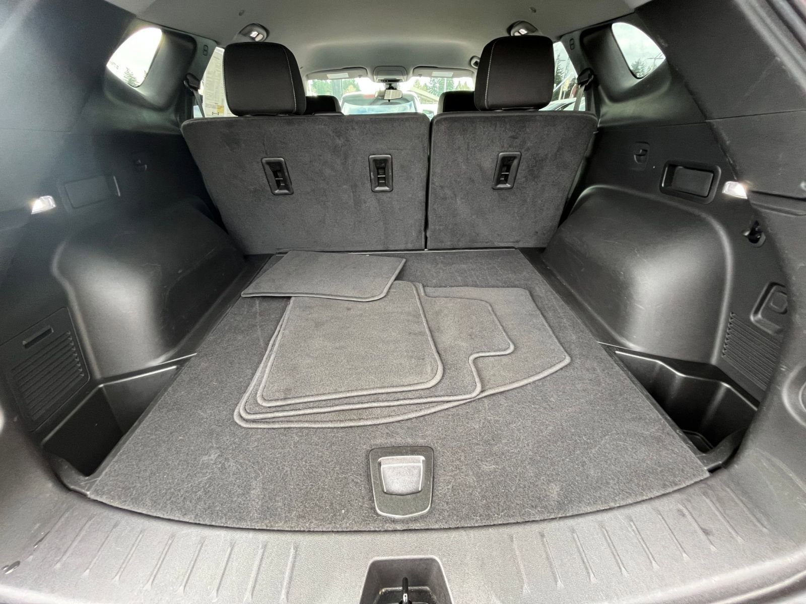 Thumbnail: 2025 Chevrolet Blazer - 32