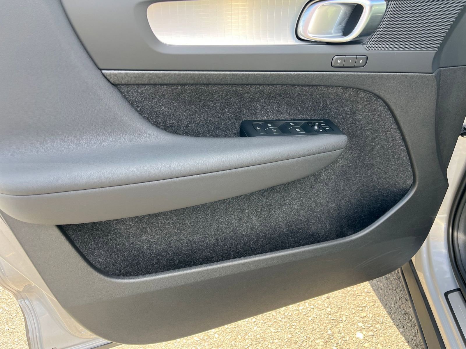 Thumbnail: 2024 Volvo XC40 - 20