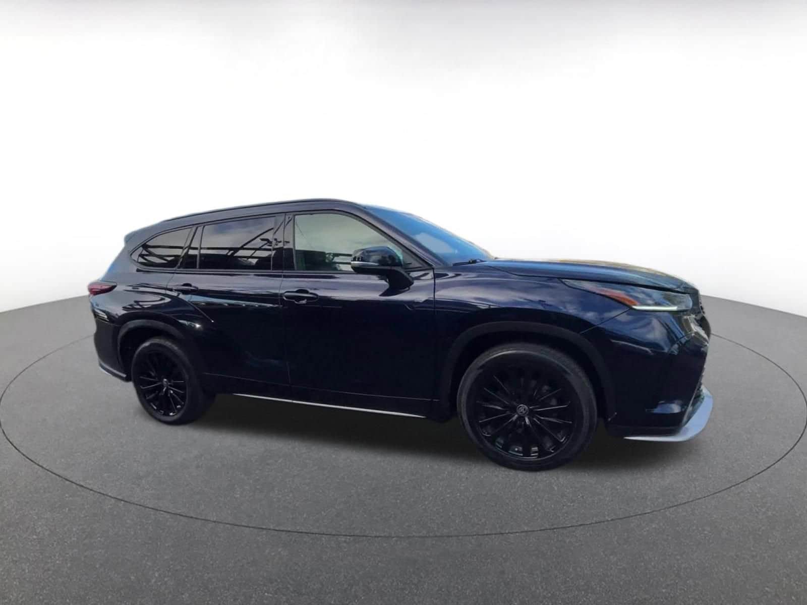 Thumbnail: 2025 Toyota Highlander - 2