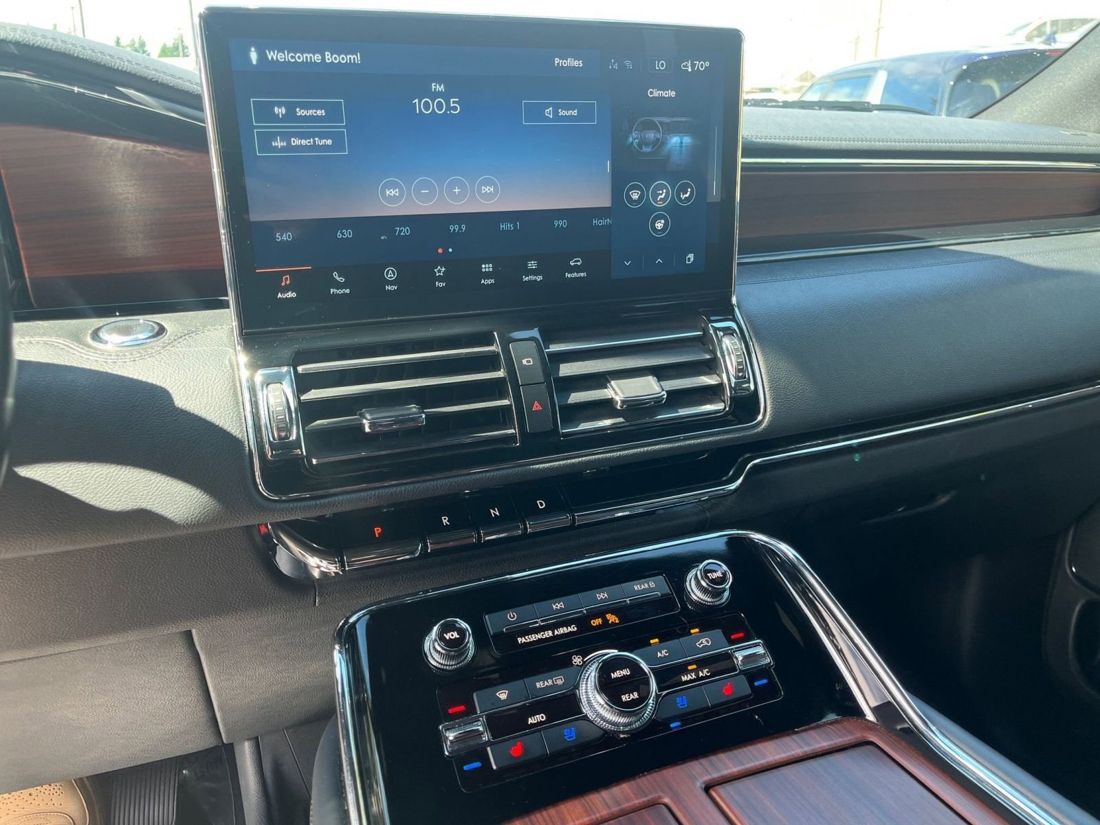 Thumbnail: 2023 Lincoln Navigator - 21