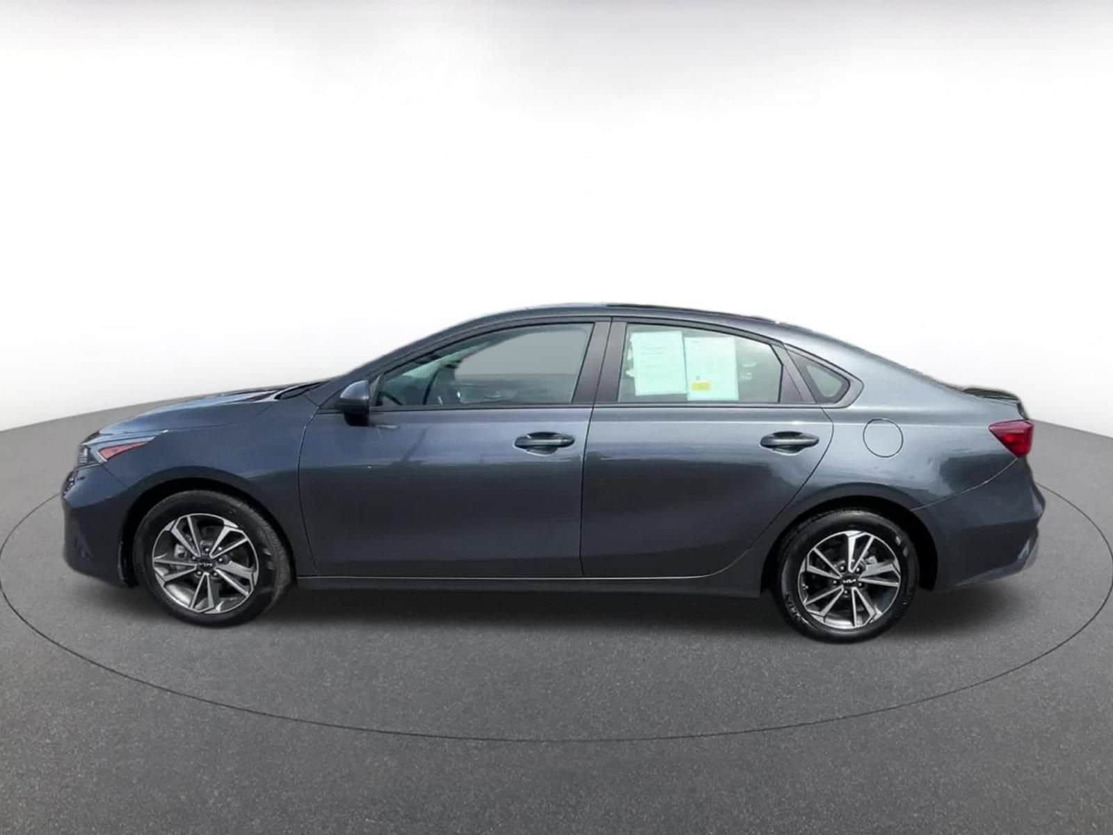 Thumbnail: 2024 Kia Forte - 10